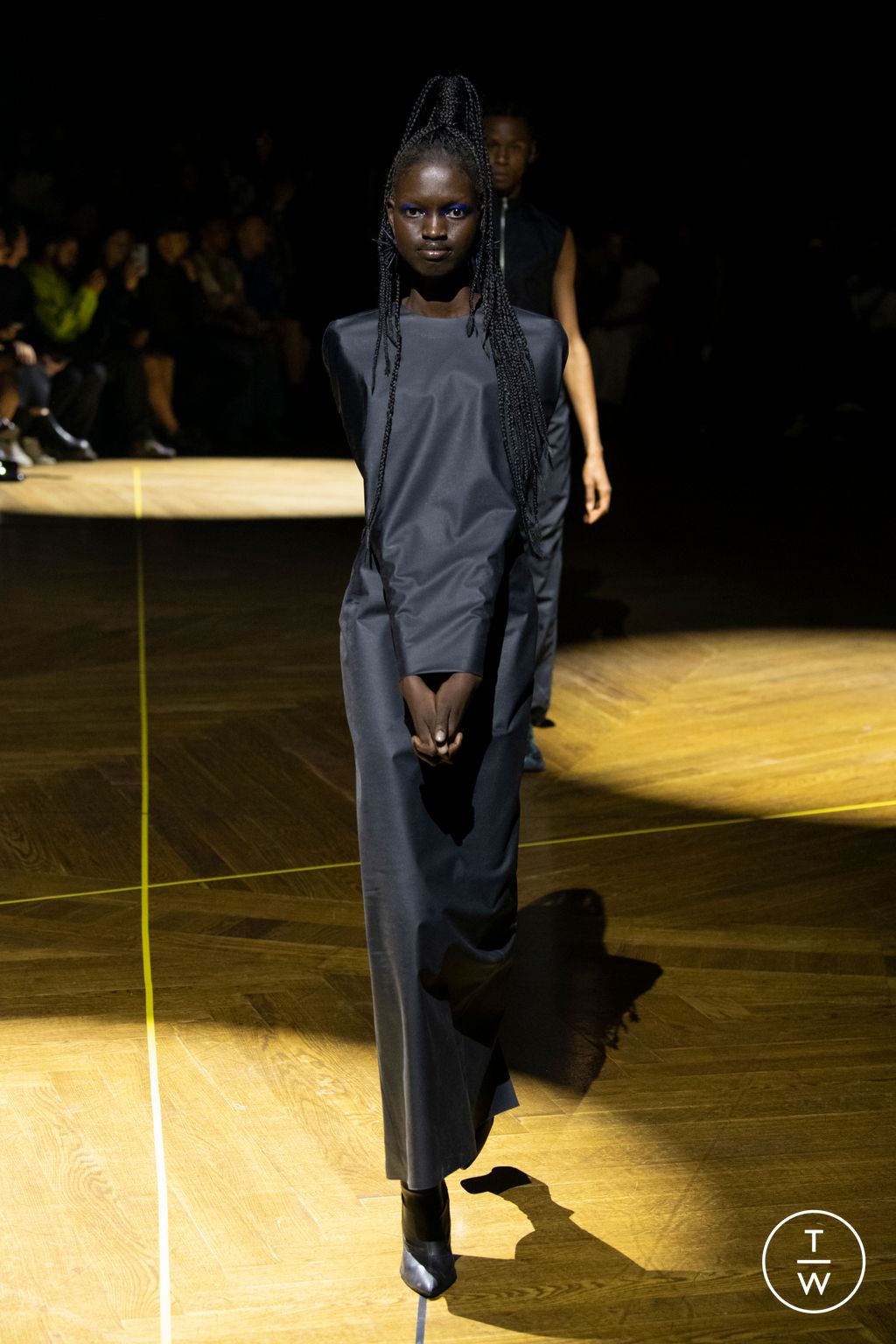 Fashion Week Paris Spring/Summer 2023 look 33 from the MOWALOLA collection 男装