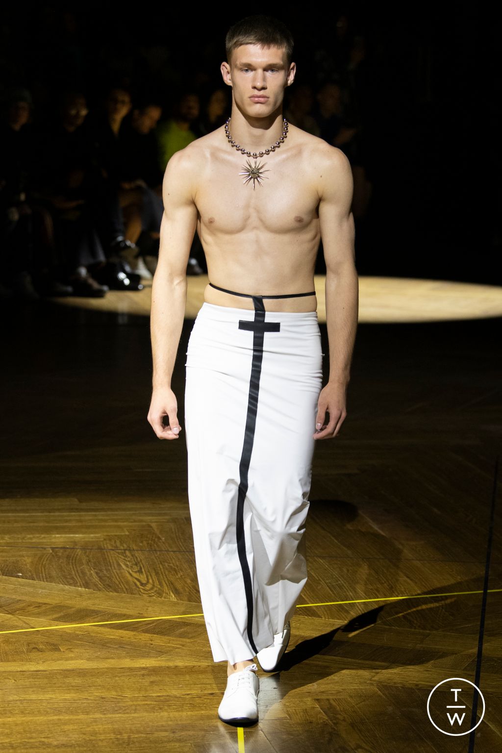 Fashion Week Paris Spring/Summer 2023 look 37 from the MOWALOLA collection menswear
