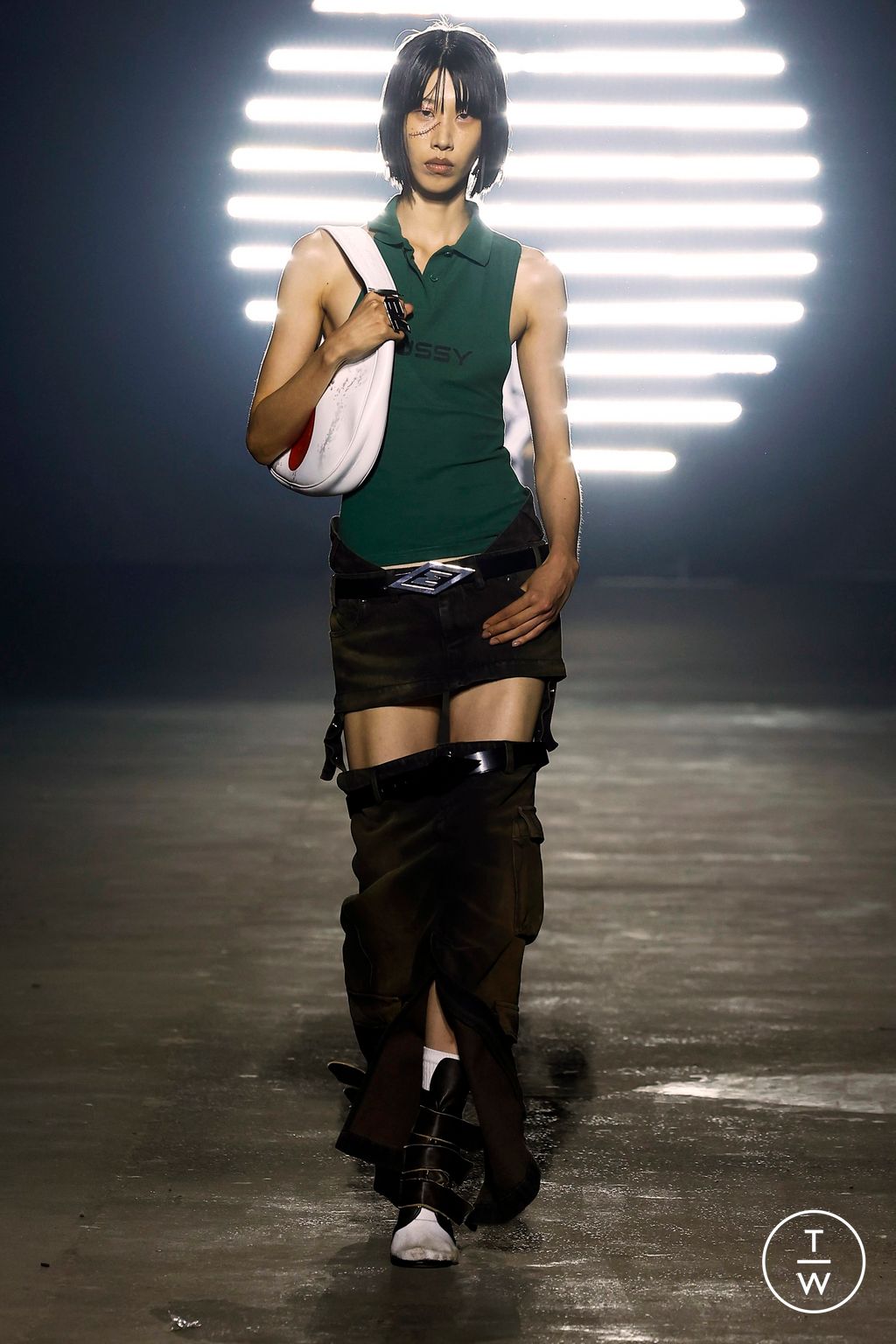 Fashion Week London Spring/Summer 2024 look 14 from the MOWALOLA collection 女装