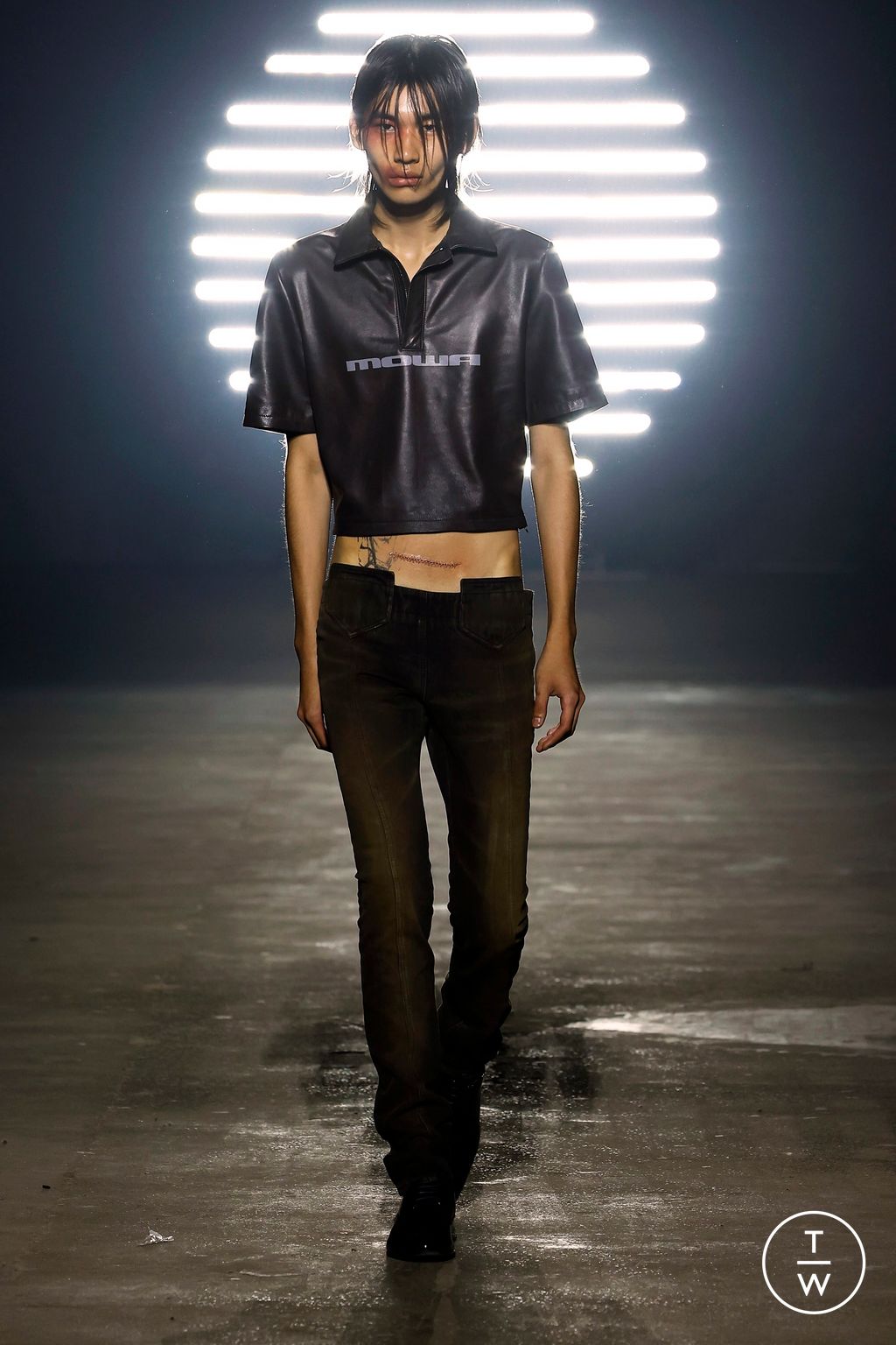 Fashion Week London Spring/Summer 2024 look 16 from the MOWALOLA collection 女装