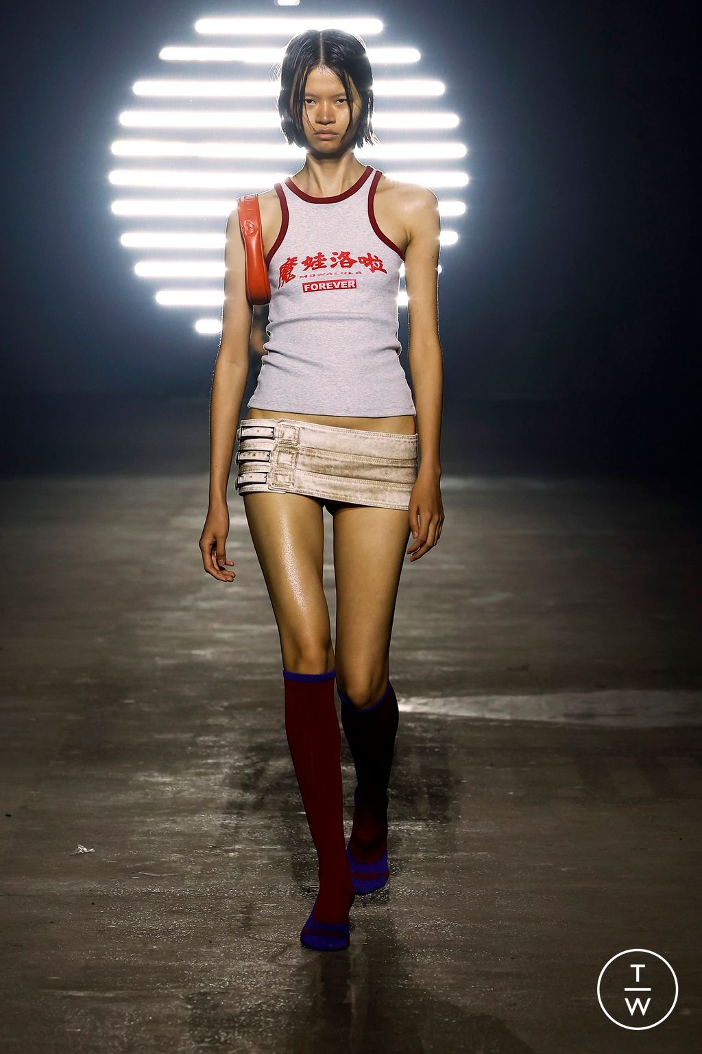 Fashion Week London Spring/Summer 2024 look 21 from the MOWALOLA collection 女装