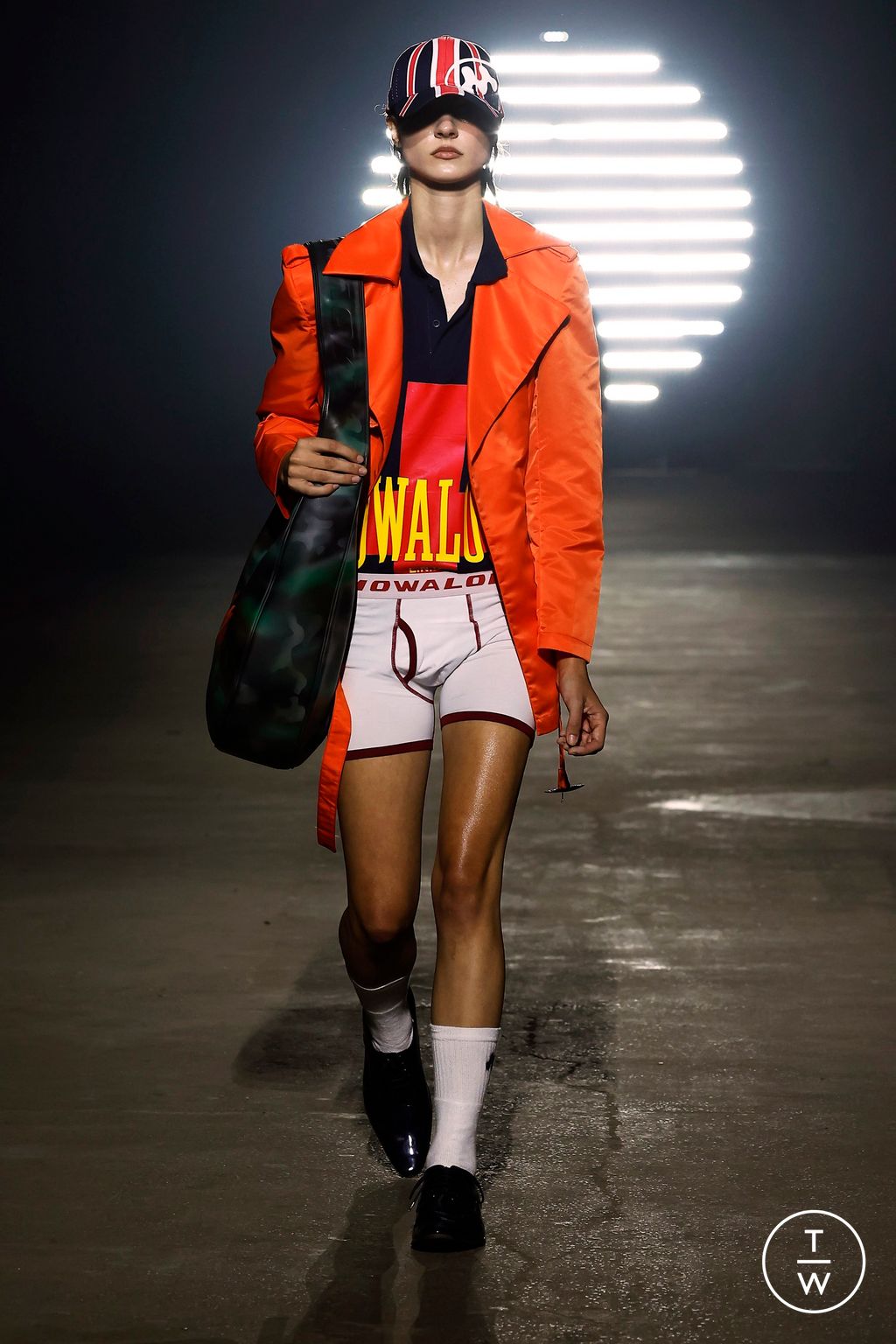Fashion Week London Spring/Summer 2024 look 35 from the MOWALOLA collection 女装