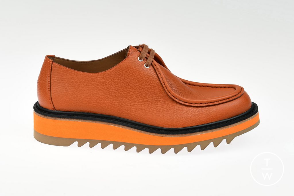 Fashion Week Paris Fall/Winter 2023 look 49 from the Dries Van Noten collection menswear accessories