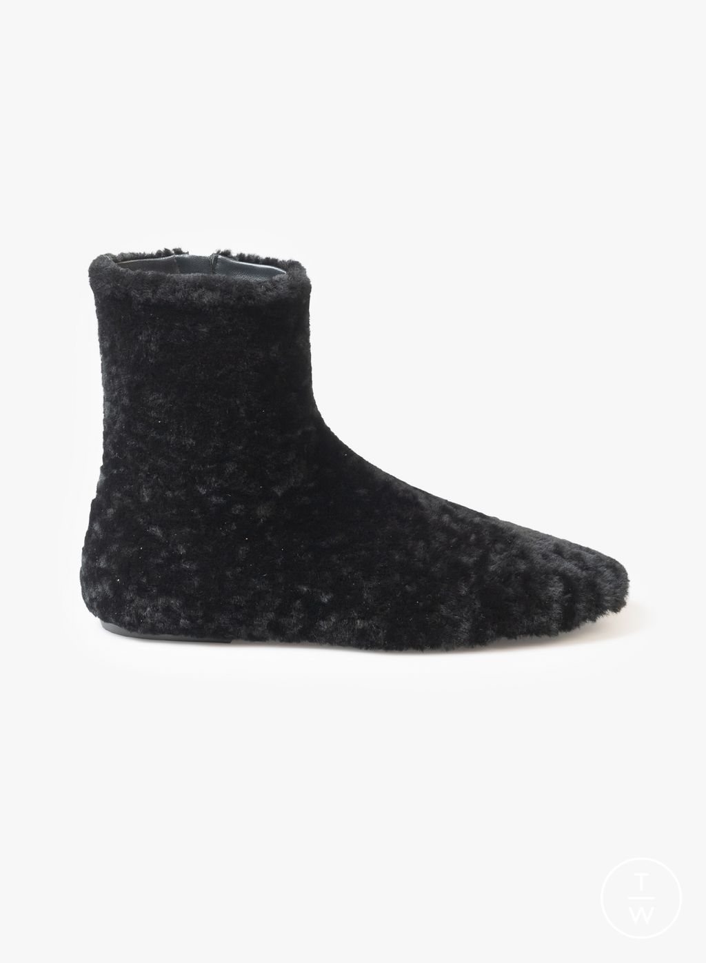 Fashion Week Paris Fall/Winter 2024 look 35 from the Dries Van Noten collection menswear accessories