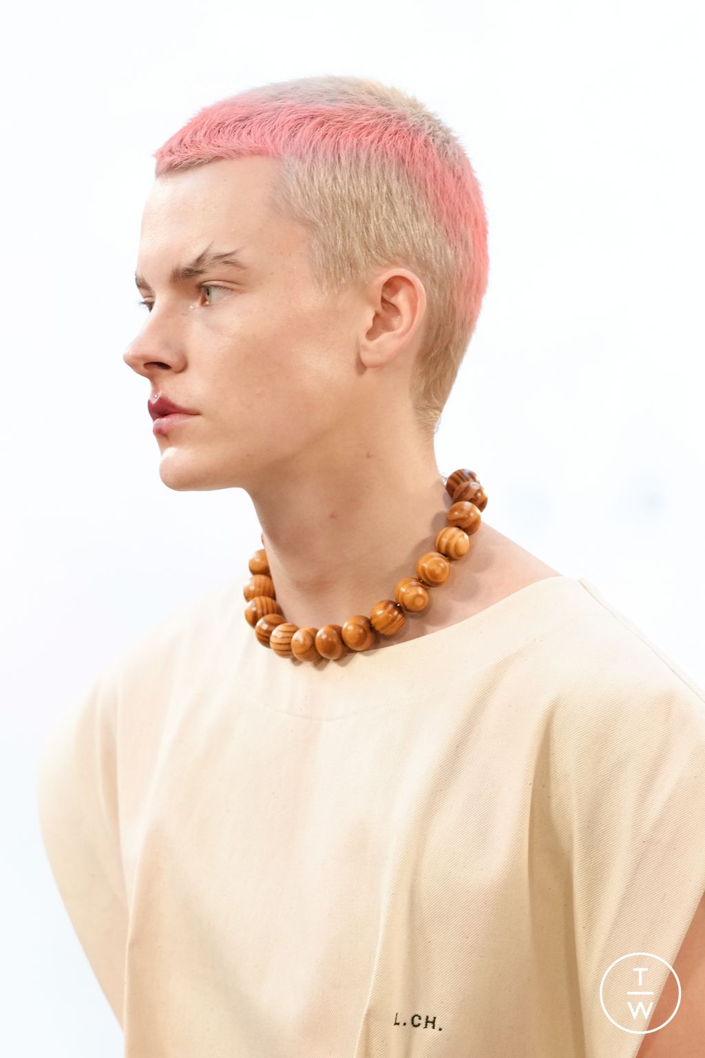 Fashion Week London Spring/Summer 2024 look 4 from the LUCIA CHAIN collection womenswear accessories