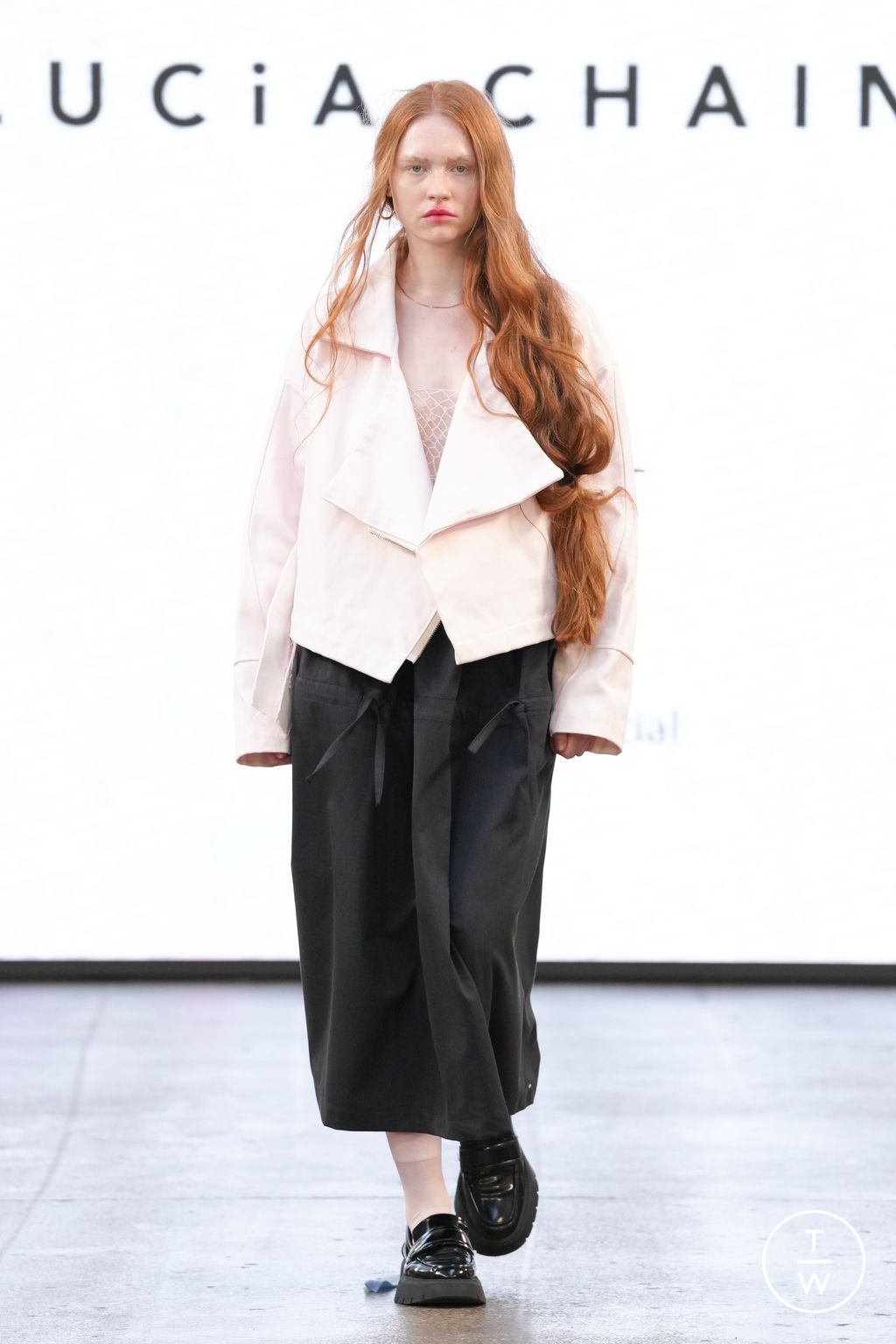 Fashion Week London Spring/Summer 2024 look 6 de la collection LUCIA CHAIN womenswear