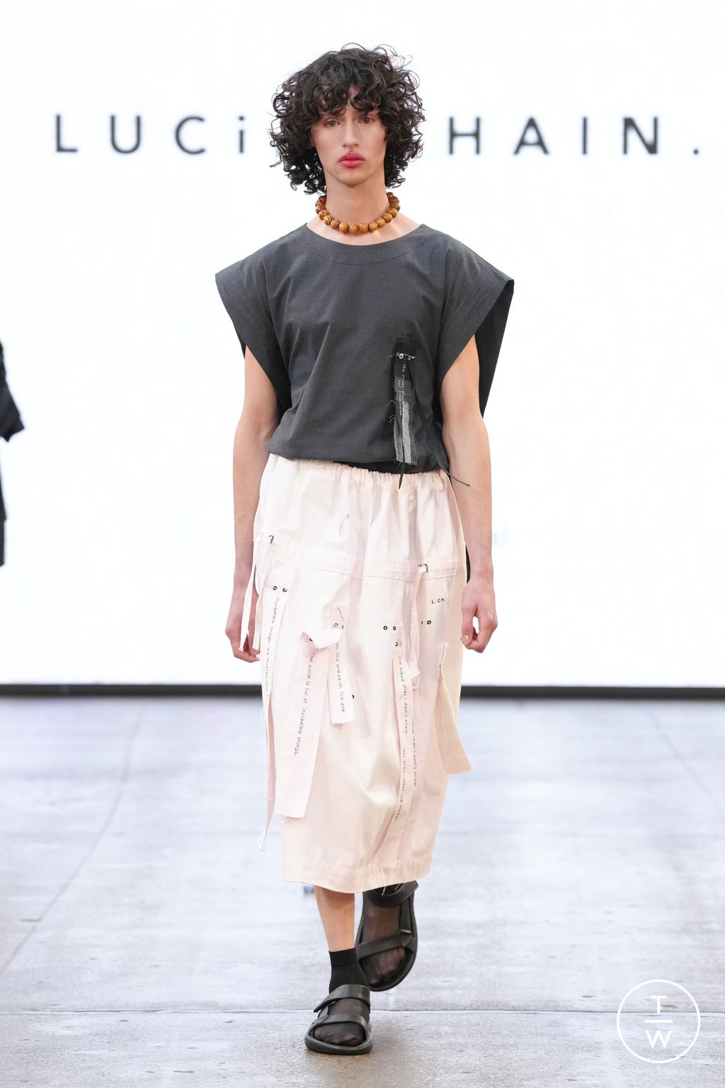 Fashion Week London Spring/Summer 2024 look 9 from the LUCIA CHAIN collection womenswear