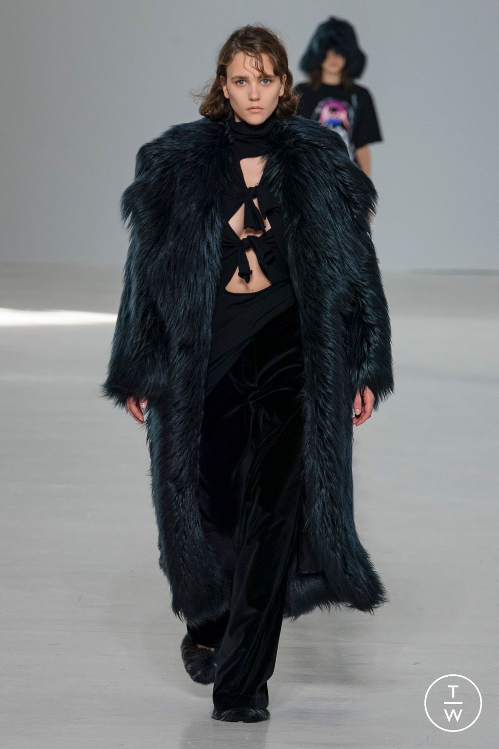 Fashion Week Milan Fall/Winter 2023 look 2 de la collection MSGM womenswear