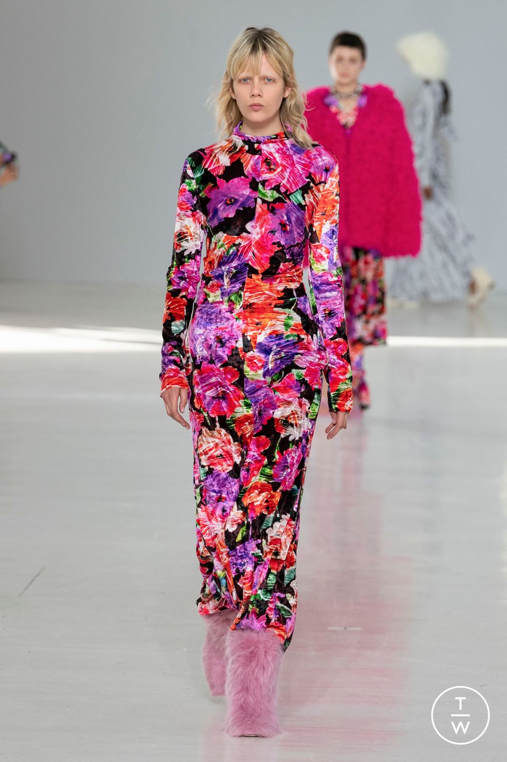 Fashion Week Milan Fall/Winter 2023 look 32 from the MSGM collection 女装