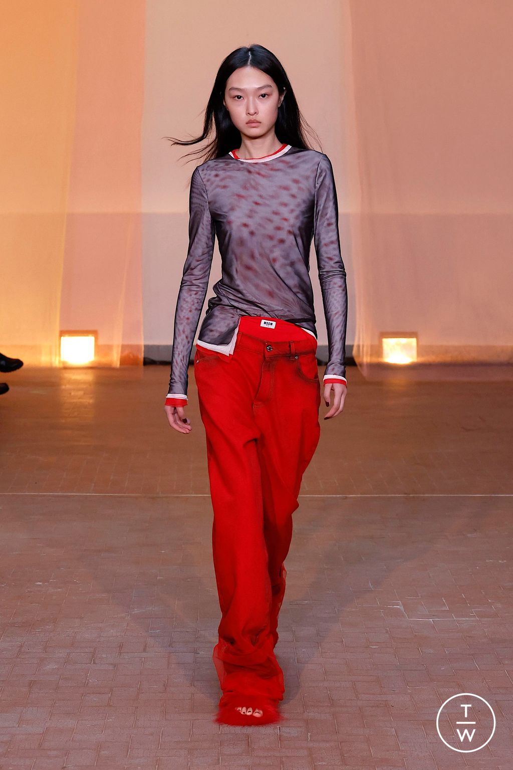 Fashion Week Milan Fall/Winter 2025 look 2 from the MSGM collection 女装