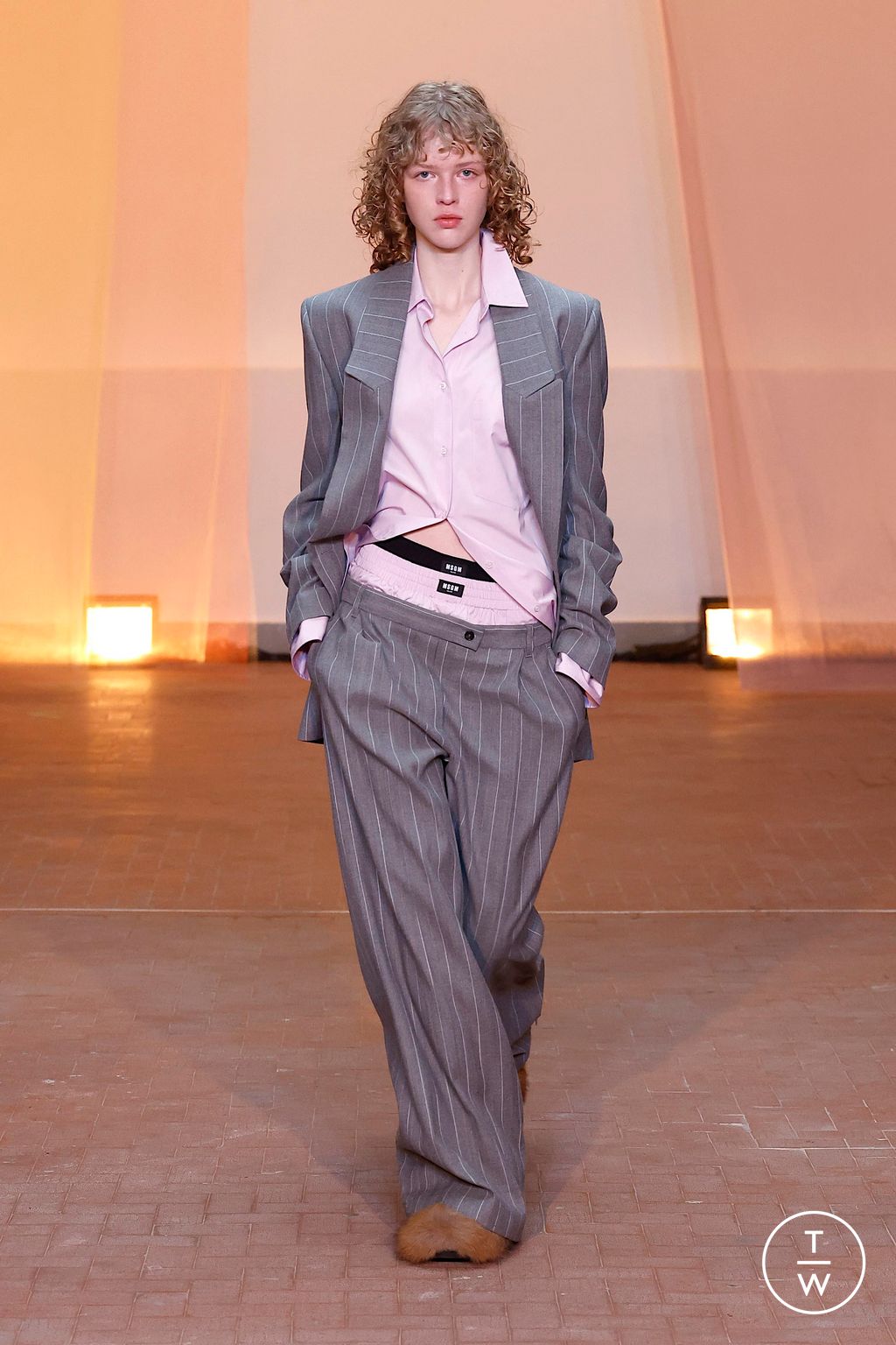 Fashion Week Milan Fall/Winter 2025 look 9 from the MSGM collection 女装