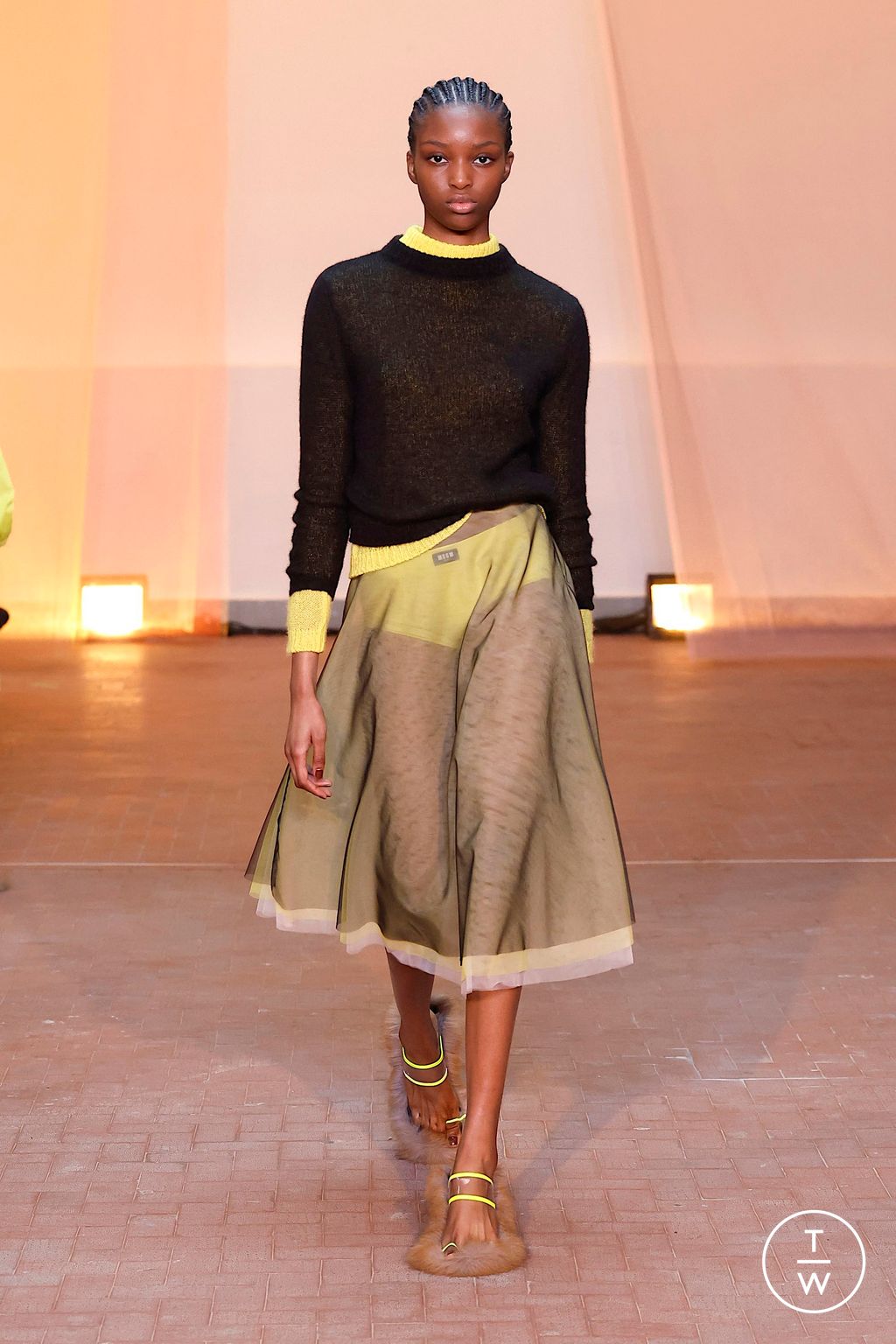 Fashion Week Milan Fall/Winter 2025 look 16 from the MSGM collection womenswear