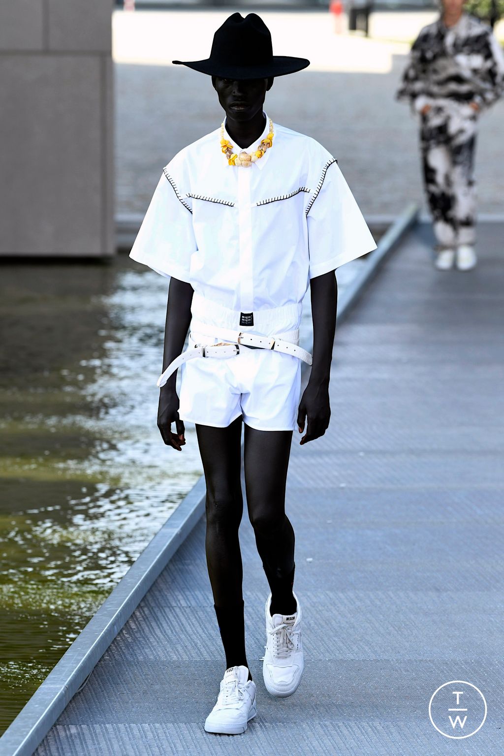 Fashion Week Milan Spring/Summer 2023 look 2 from the MSGM collection 男装