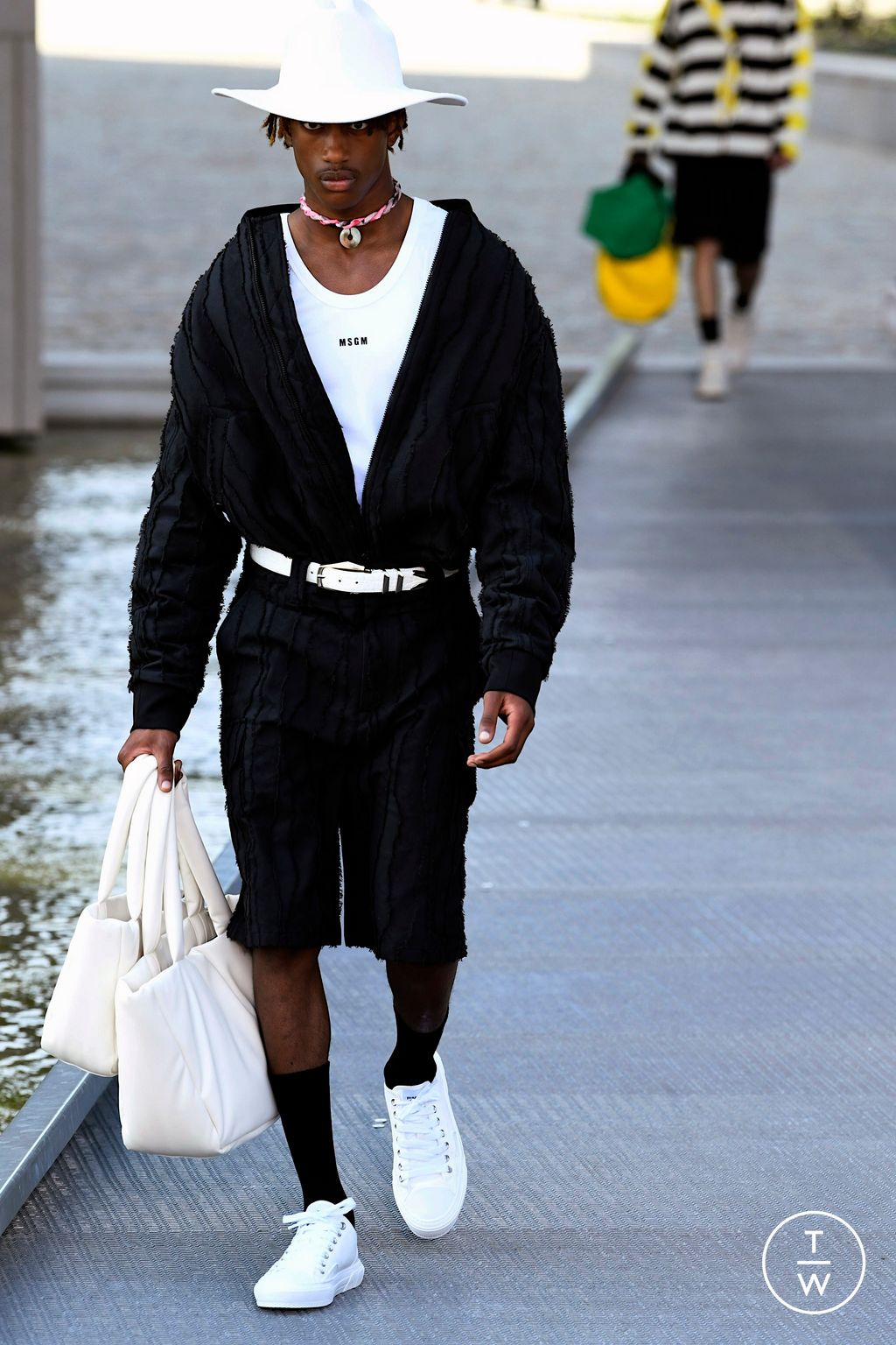 Fashion Week Milan Spring/Summer 2023 look 17 from the MSGM collection 男装