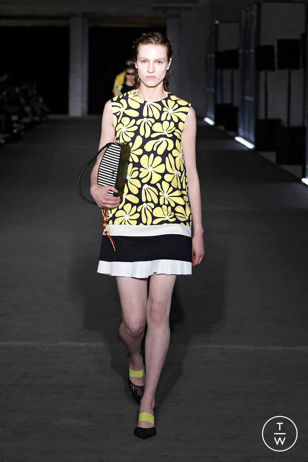 Fashion Week Milan Spring-Summer 2025 look 35 from the MSGM collection 男装