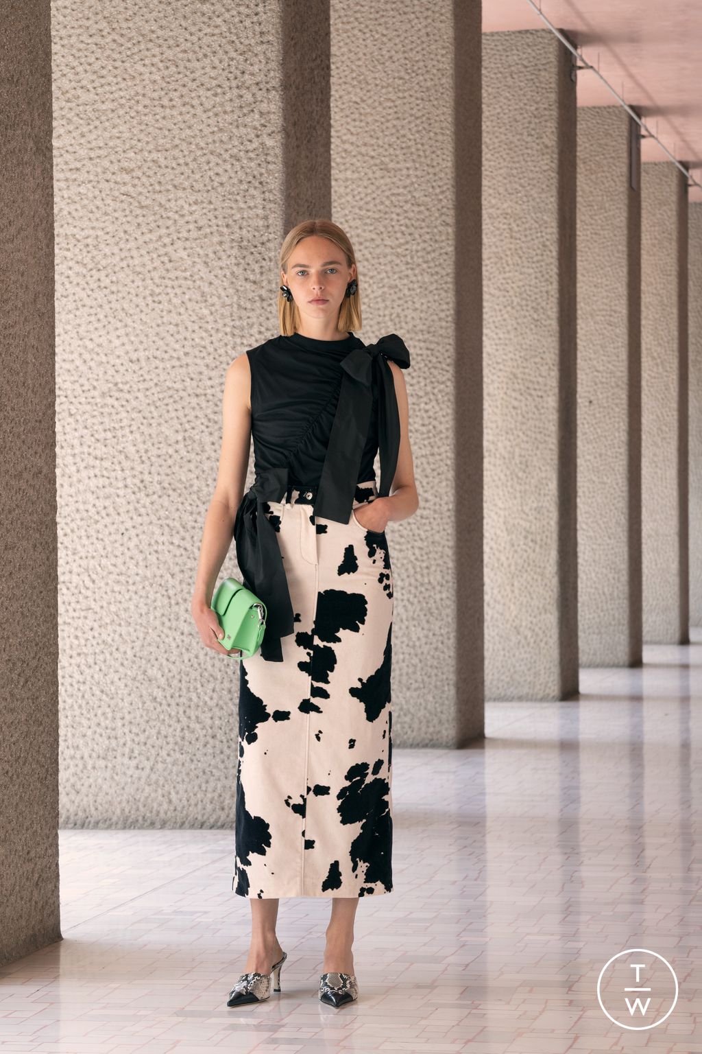 Fashion Week Milan Resort 2024 look 3 from the MSGM collection womenswear