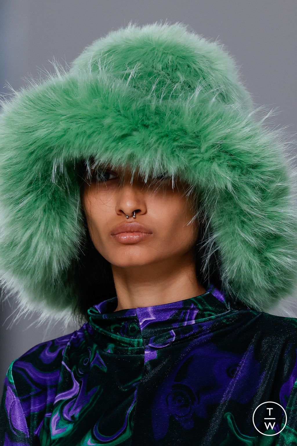 Fashion Week Milan Fall/Winter 2023 look 23 de la collection MSGM womenswear accessories