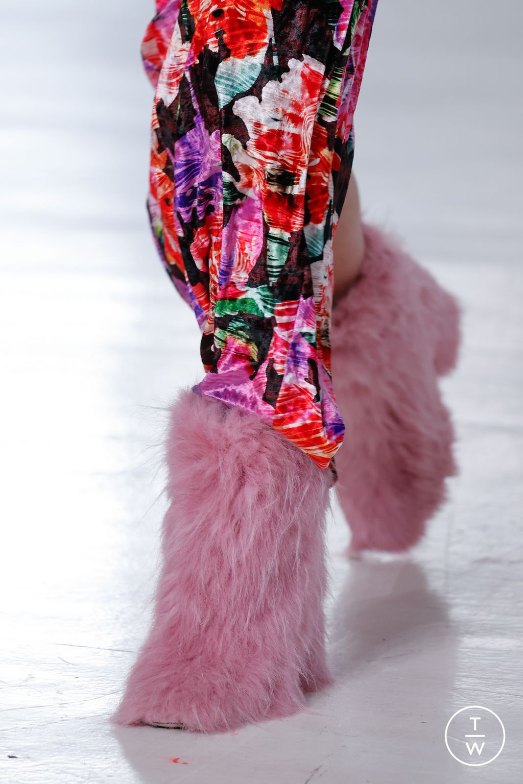 Fashion Week Milan Fall/Winter 2023 look 16 from the MSGM collection womenswear accessories