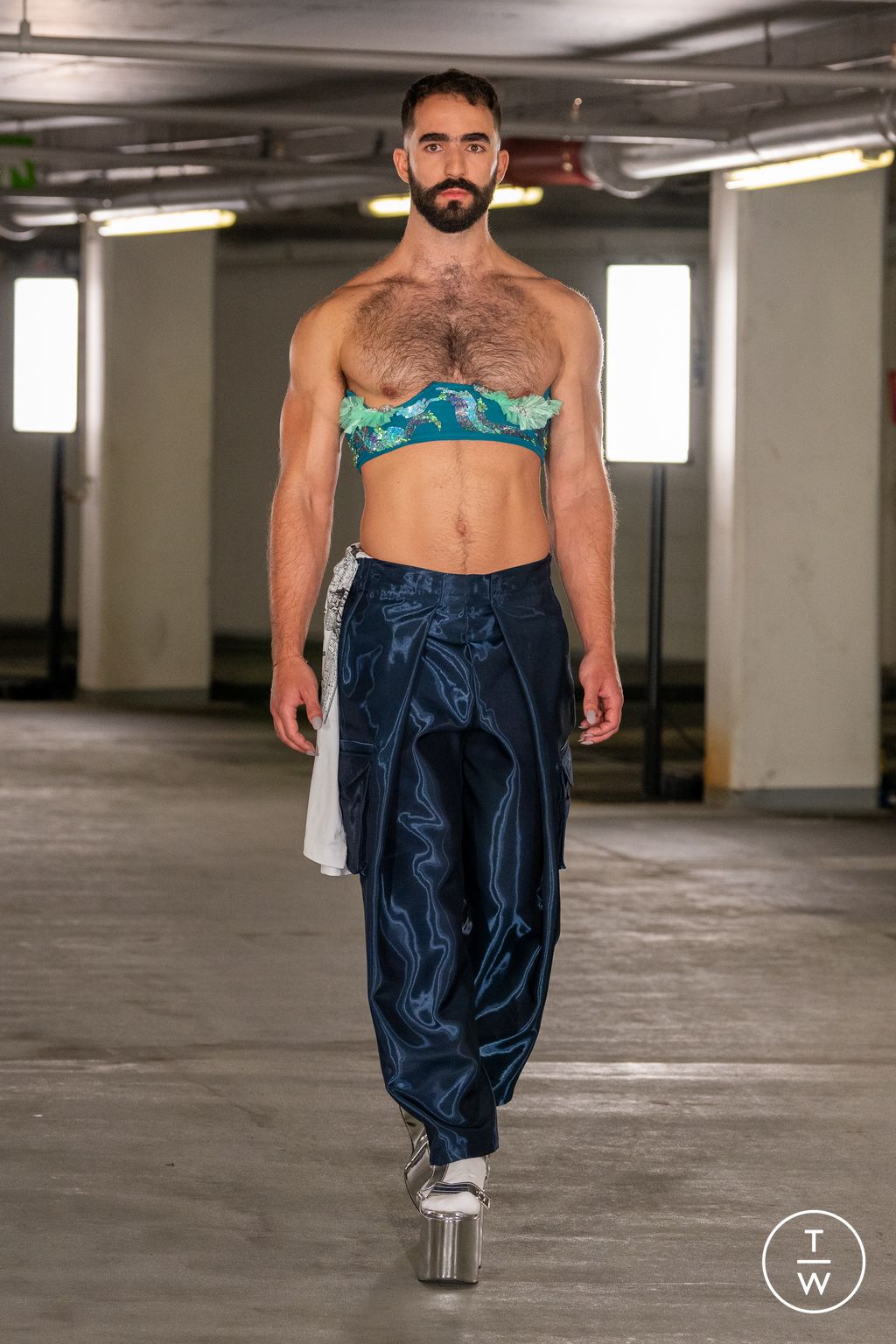 Fashion Week London Spring/Summer 2023 look 12 from the EDWARD CRUTCHLEY collection womenswear