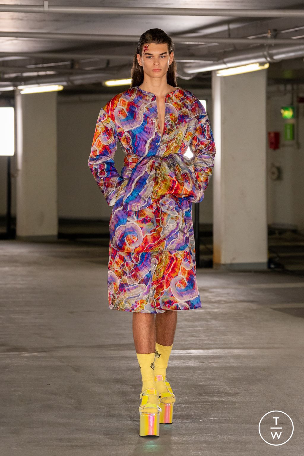 Fashion Week London Spring/Summer 2023 look 13 from the EDWARD CRUTCHLEY collection womenswear