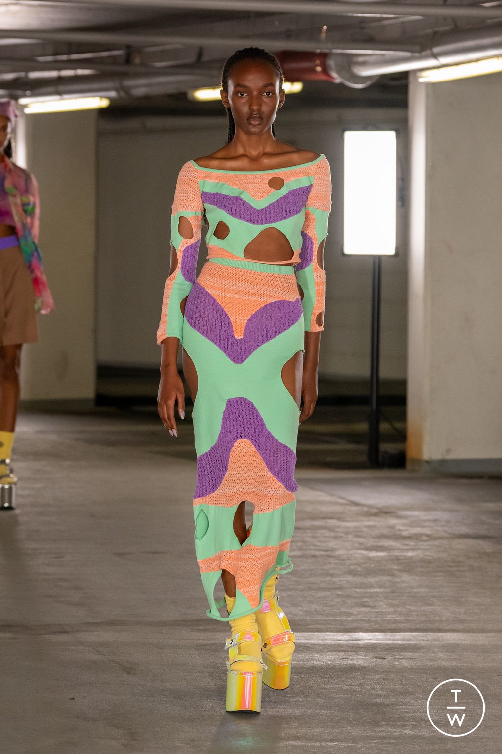 Fashion Week London Spring/Summer 2023 look 14 from the EDWARD CRUTCHLEY collection womenswear