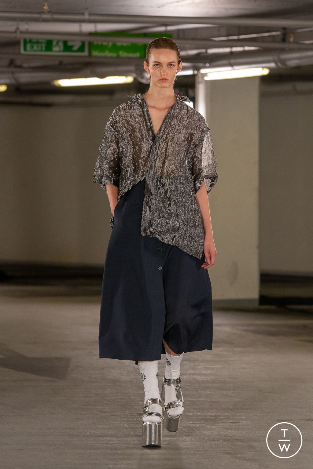 Fashion Week London Spring/Summer 2023 look 4 from the EDWARD CRUTCHLEY collection womenswear