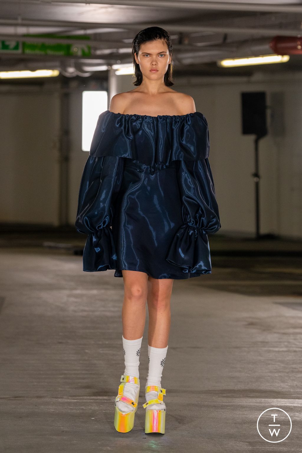 Fashion Week London Spring/Summer 2023 look 9 from the EDWARD CRUTCHLEY collection womenswear