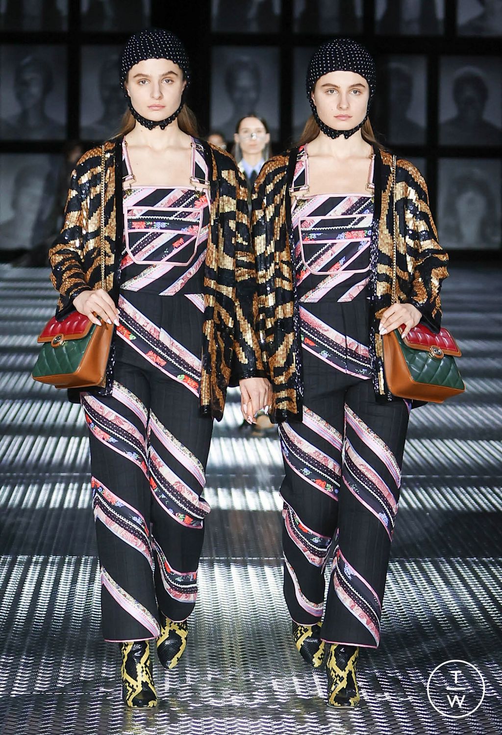 Fashion Week Milan Spring/Summer 2023 look 37 from the Gucci collection womenswear