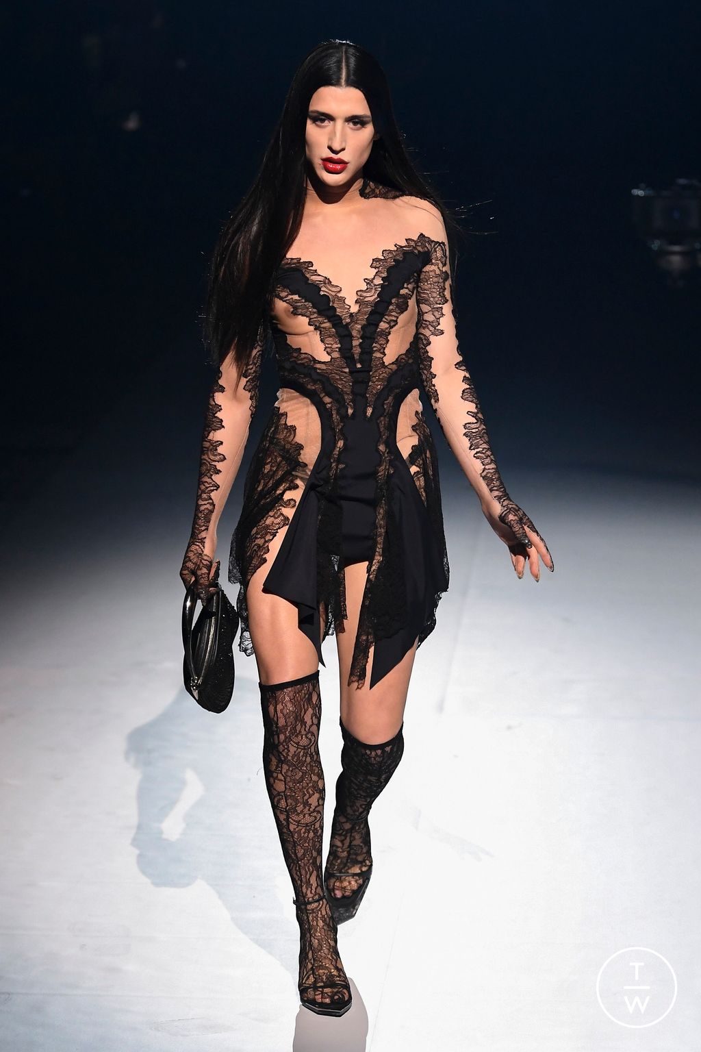 Fashion Week Paris Fall/Winter 2023 look 6 from the Mugler collection womenswear
