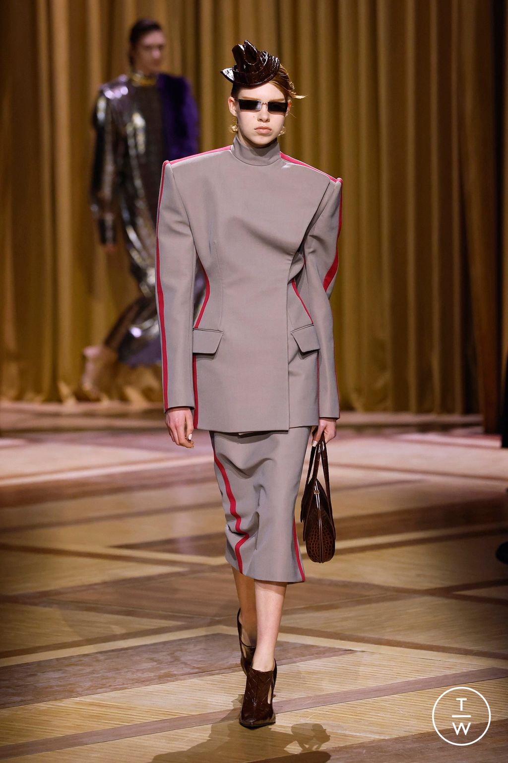 Fashion Week Paris Fall/Winter 2026 look 12 from the Mugler collection womenswear
