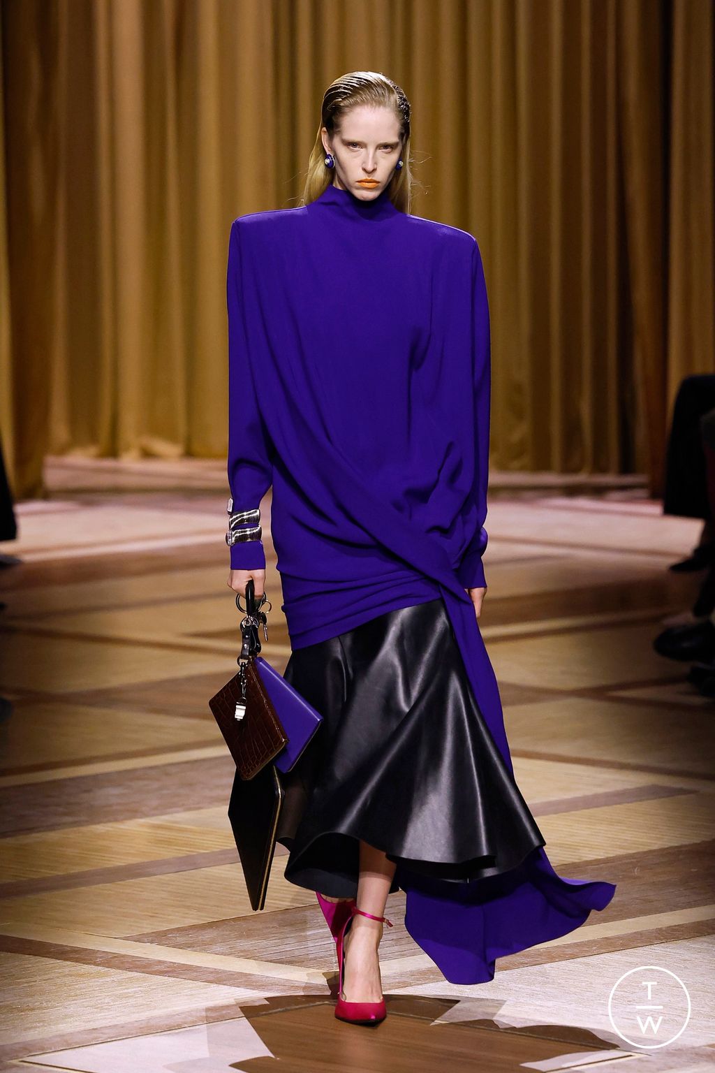 Fashion Week Paris Fall/Winter 2026 look 27 from the Mugler collection womenswear