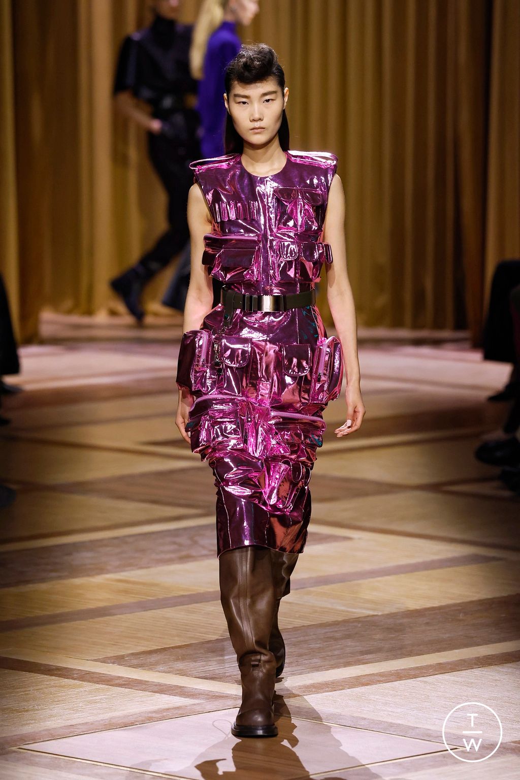 Fashion Week Paris Fall/Winter 2026 look 30 from the Mugler collection womenswear