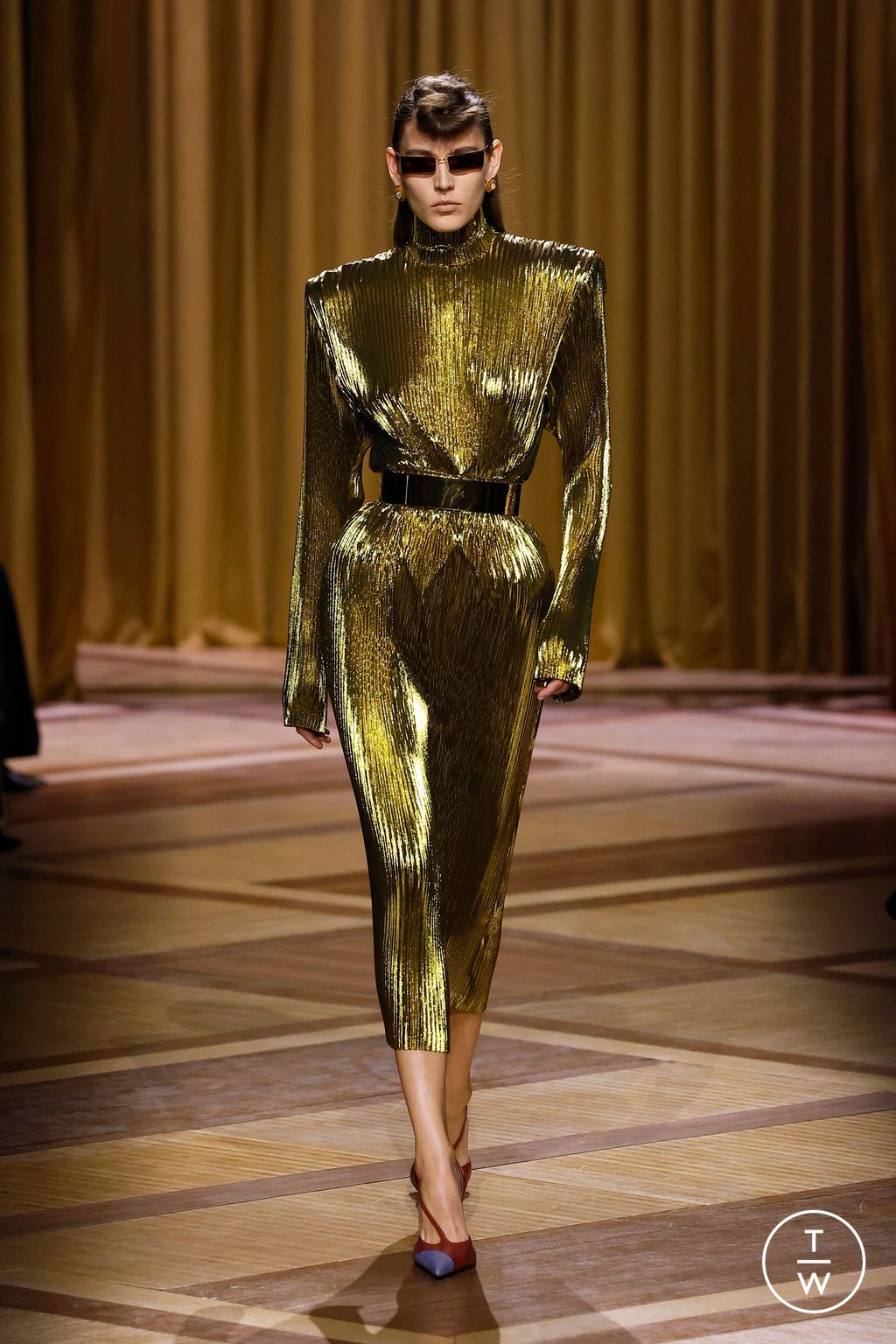 Fashion Week Paris Fall/Winter 2026 look 34 from the Mugler collection womenswear