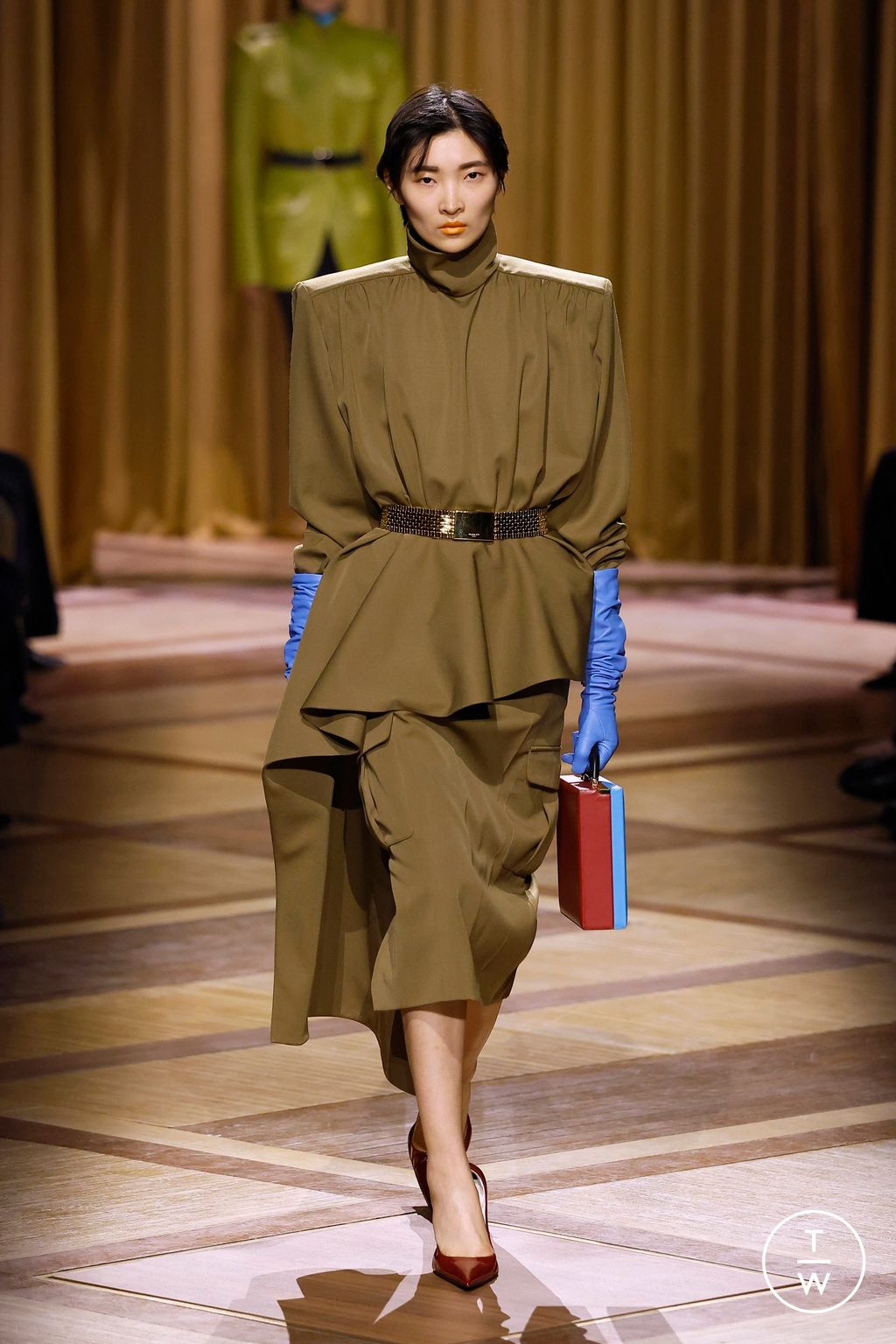 Fashion Week Paris Fall/Winter 2026 look 35 from the Mugler collection womenswear
