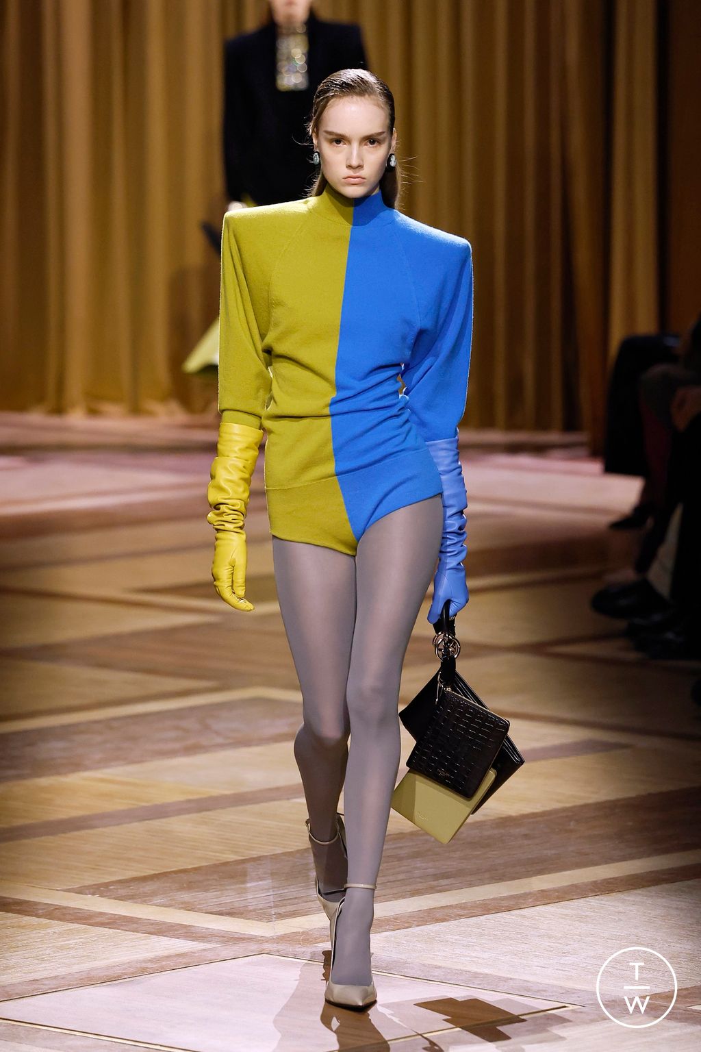 Fashion Week Paris Fall/Winter 2026 look 38 from the Mugler collection womenswear