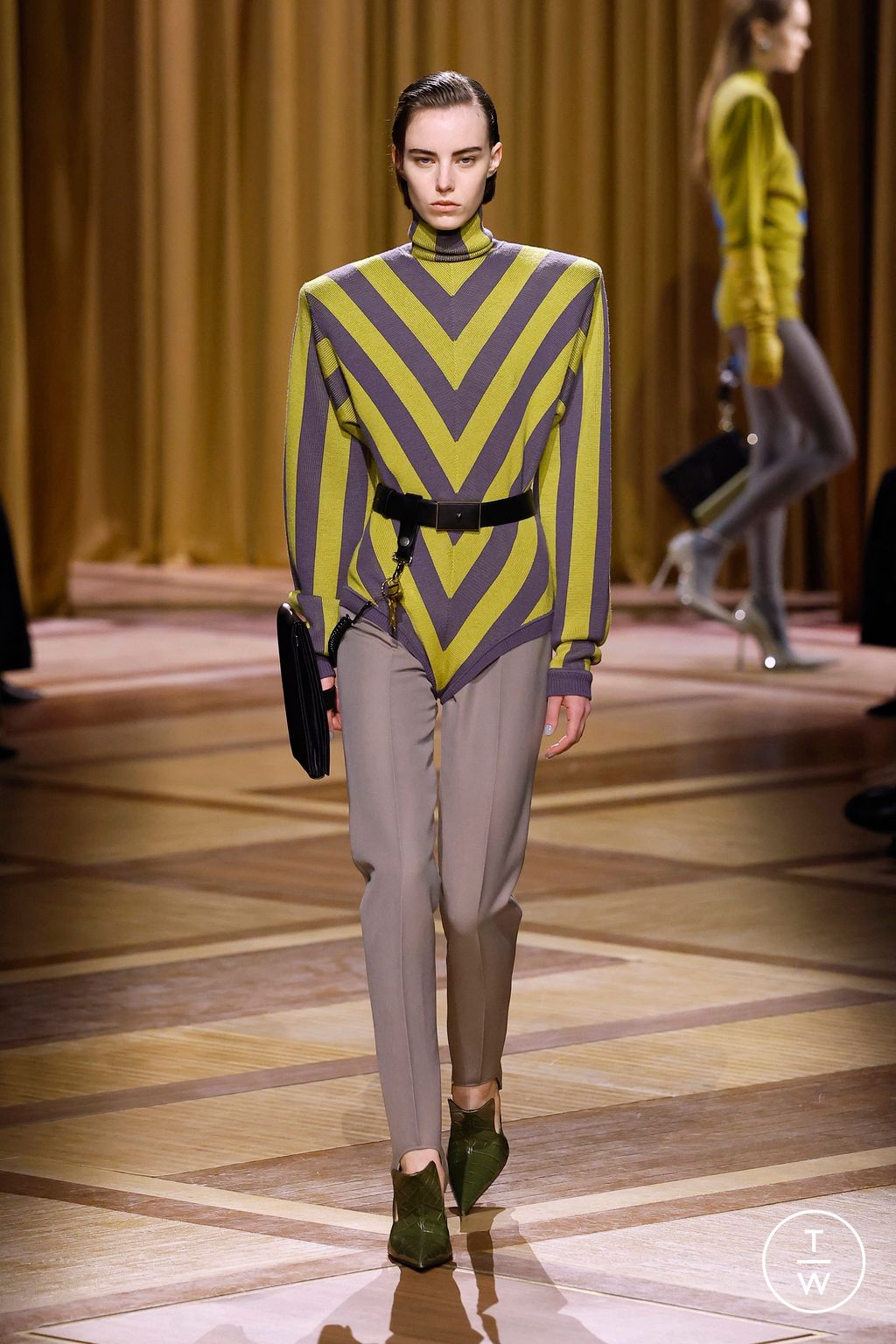 Fashion Week Paris Fall/Winter 2026 look 42 de la collection Mugler womenswear