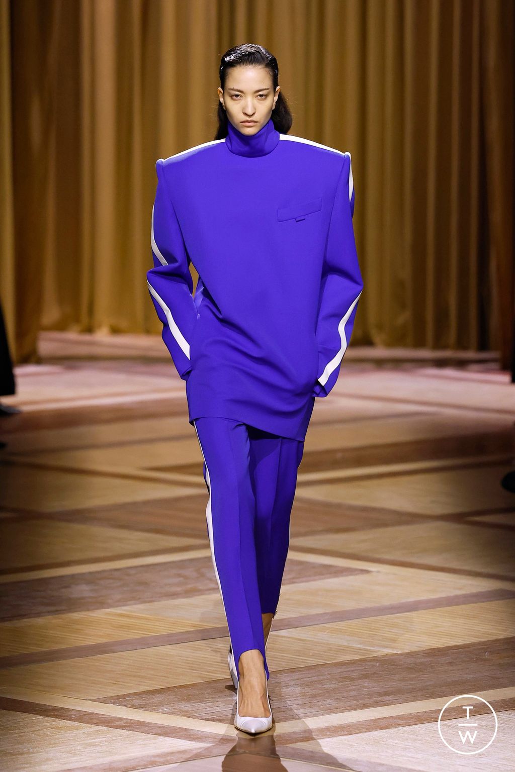 Fashion Week Paris Fall/Winter 2026 look 43 from the Mugler collection womenswear