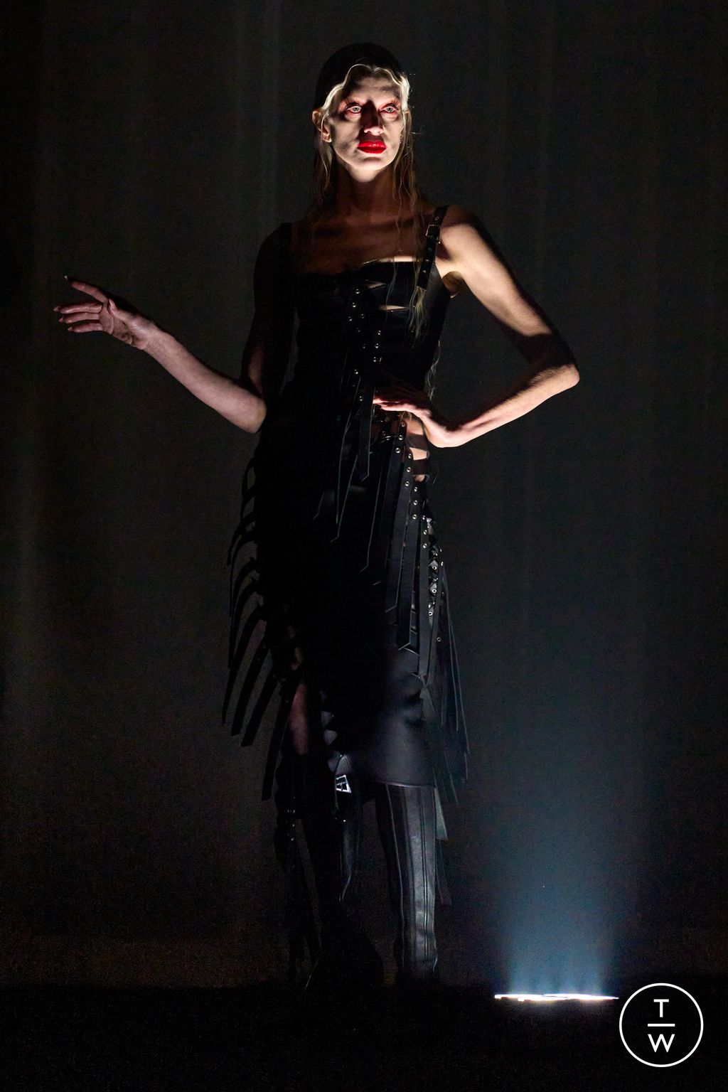 Fashion Week Paris Fall/Winter 2024 look 5 from the Mugler collection womenswear