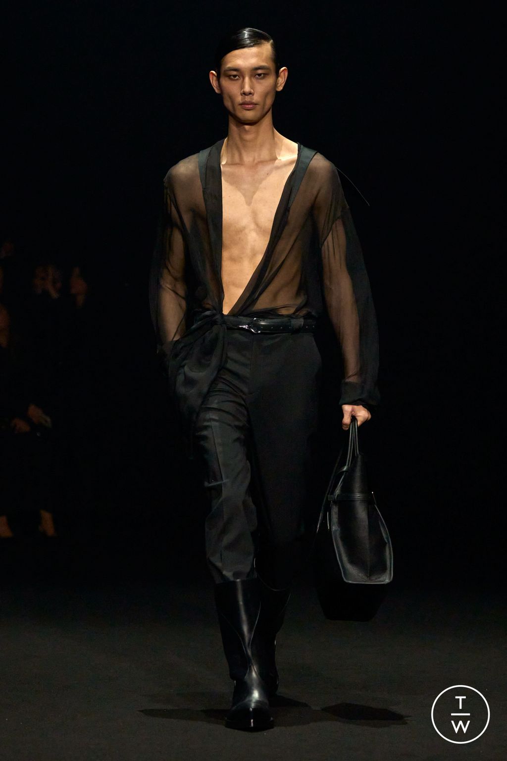 Fashion Week Paris Fall/Winter 2024 look 20 de la collection Mugler womenswear