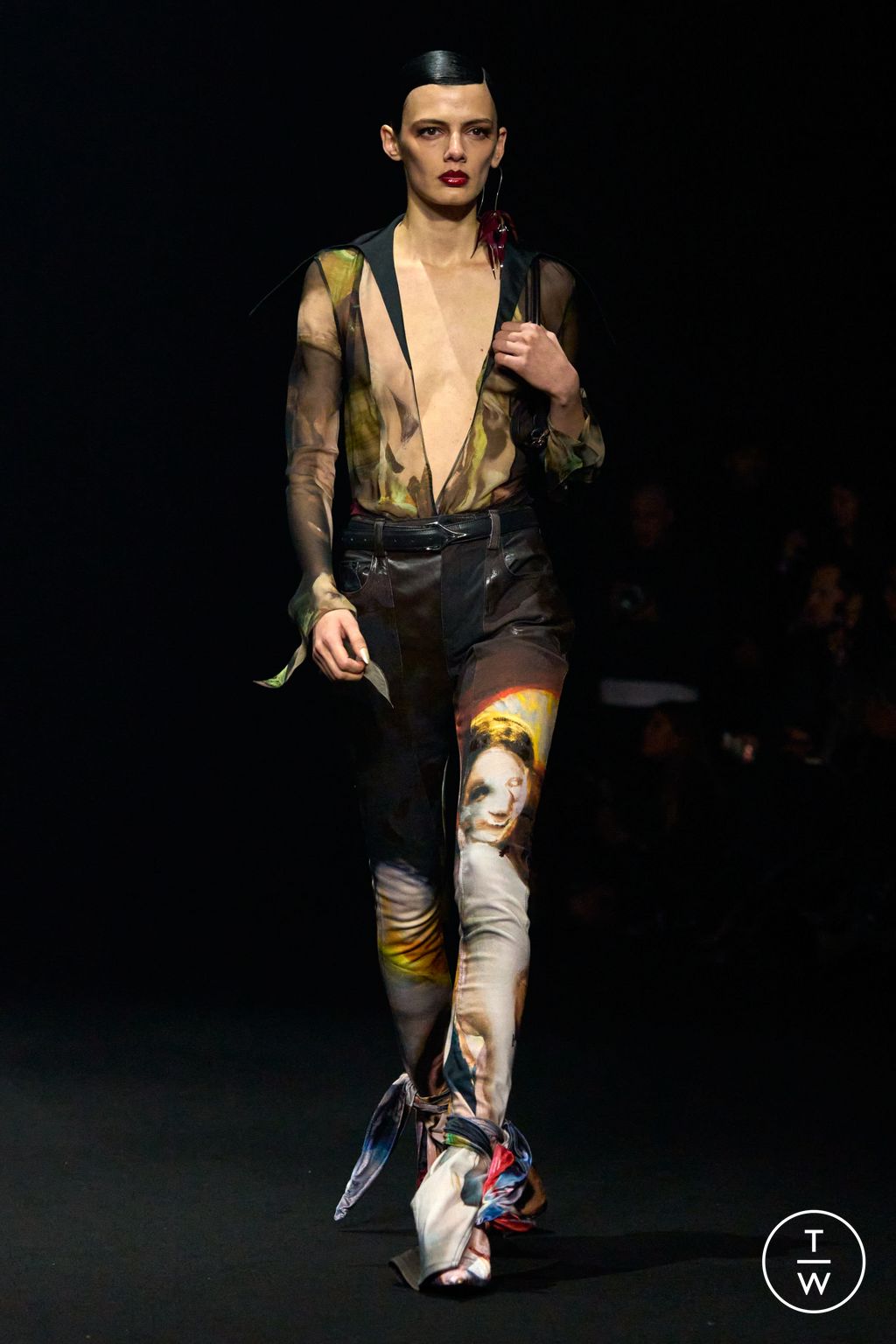 Fashion Week Paris Fall/Winter 2024 look 21 de la collection Mugler womenswear