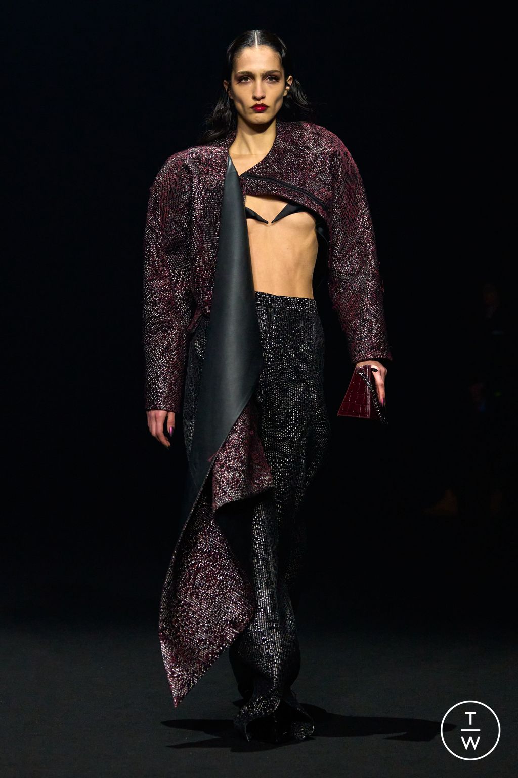 Fashion Week Paris Fall/Winter 2024 look 26 de la collection Mugler womenswear