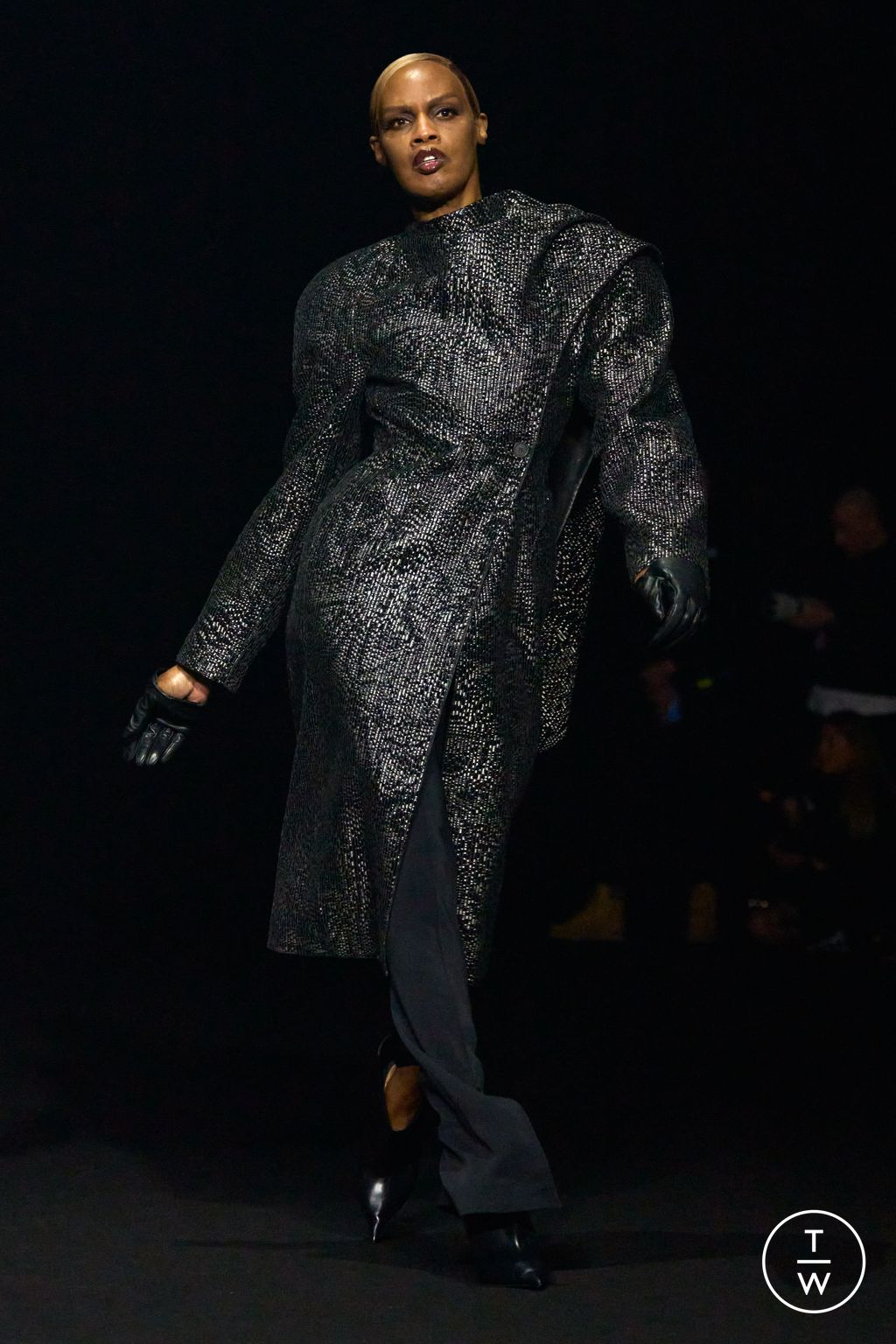Fashion Week Paris Fall/Winter 2024 look 28 from the Mugler collection 女装