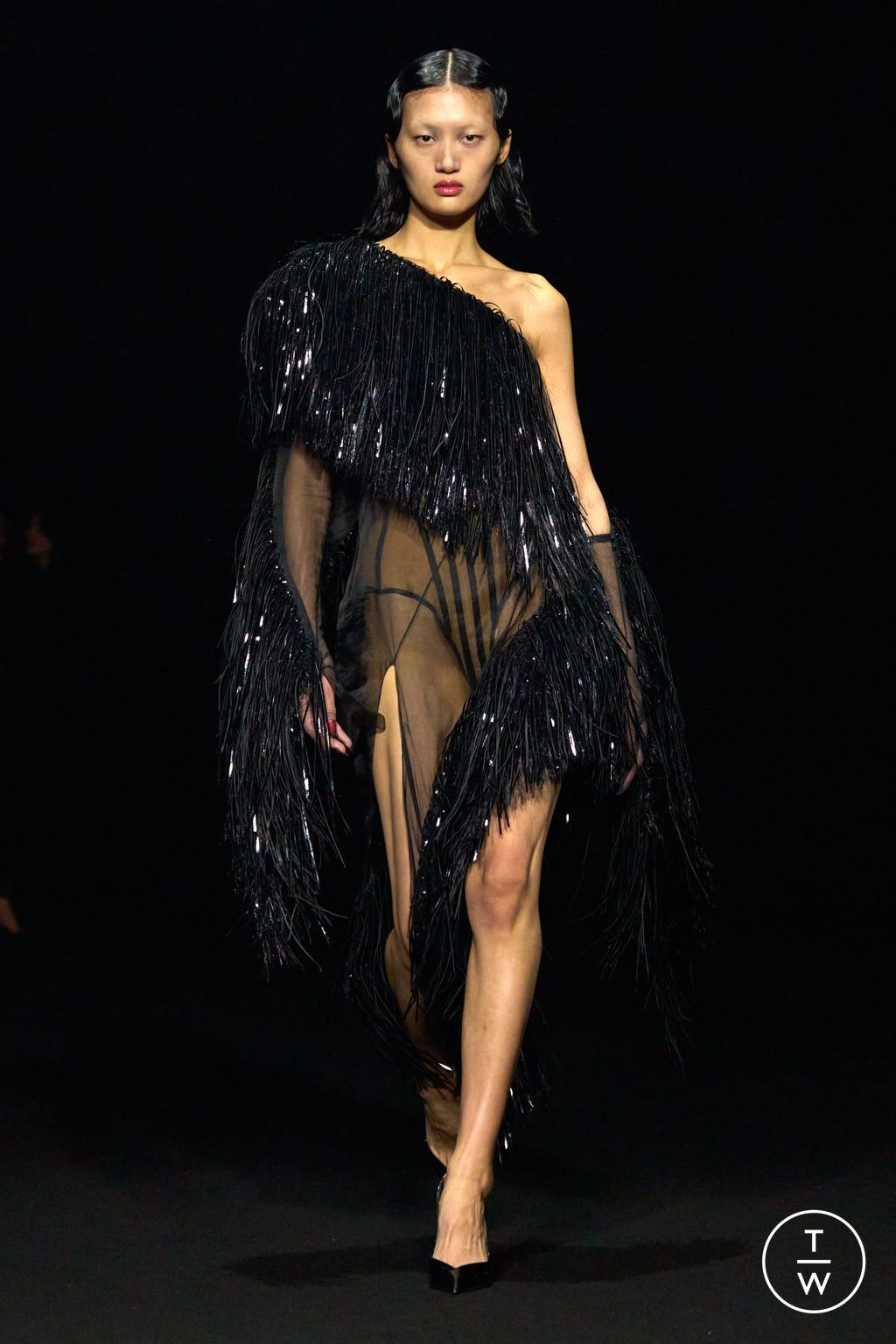 Fashion Week Paris Fall/Winter 2024 look 35 de la collection Mugler womenswear
