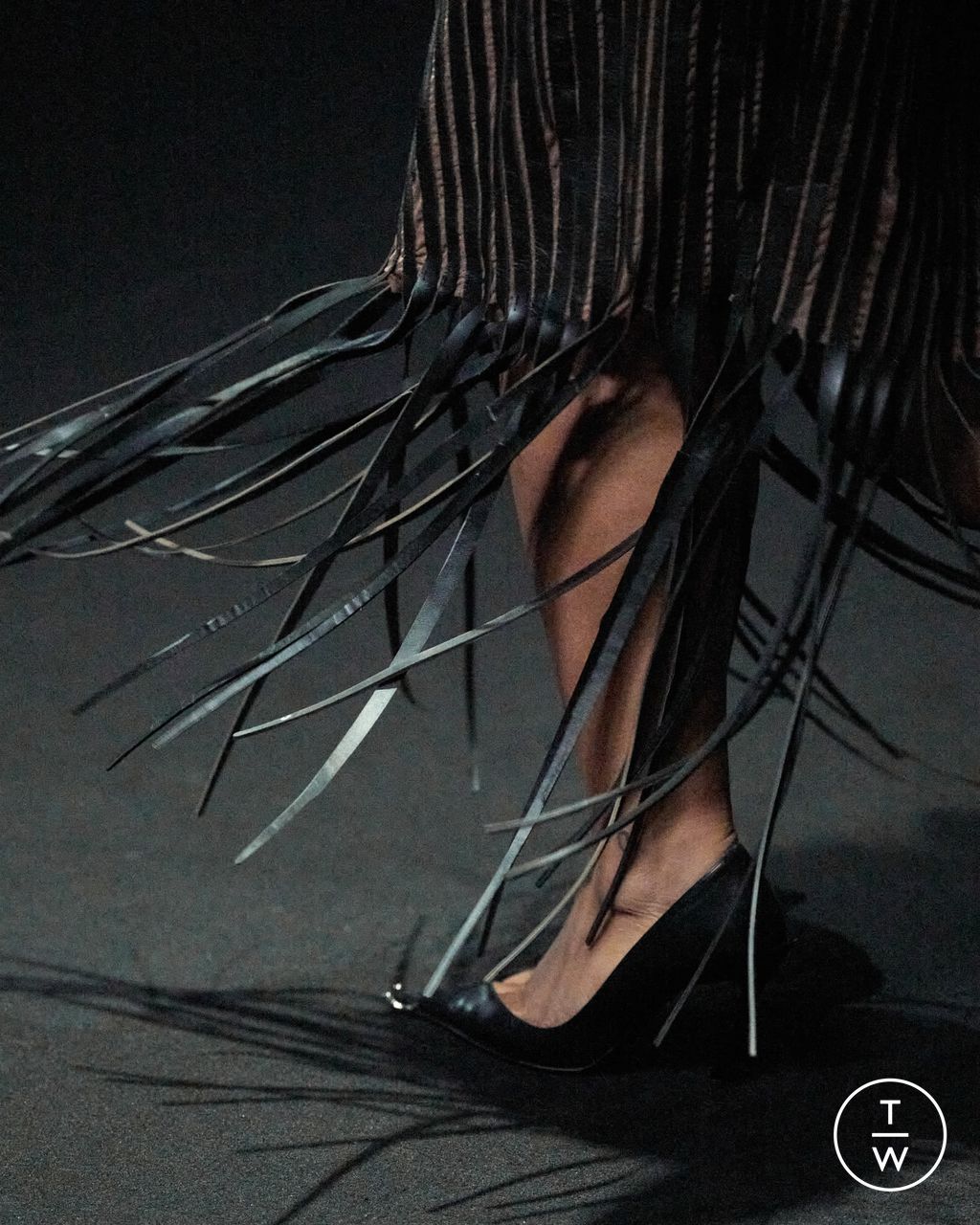 Fashion Week Paris Fall/Winter 2024 look 7 from the Mugler collection womenswear accessories