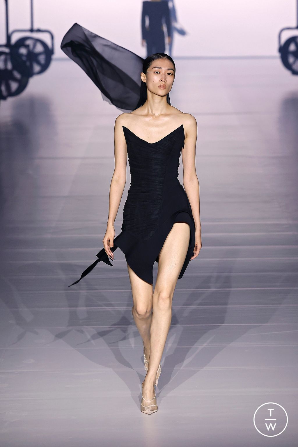 Fashion Week Paris Spring/Summer 2024 look 3 from the Mugler collection womenswear