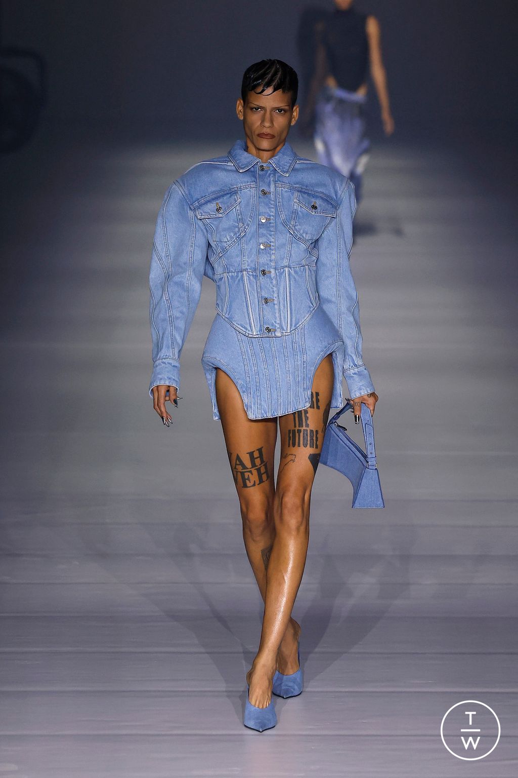 Fashion Week Paris Spring/Summer 2024 look 14 de la collection Mugler womenswear