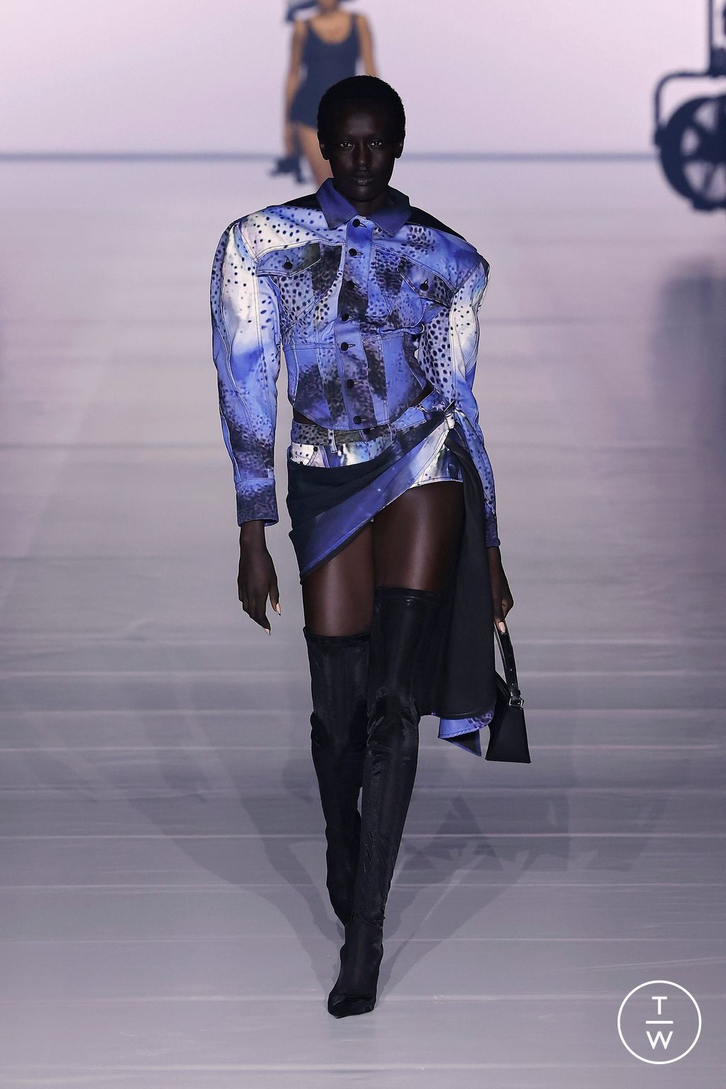 Fashion Week Paris Spring/Summer 2024 look 16 de la collection Mugler womenswear