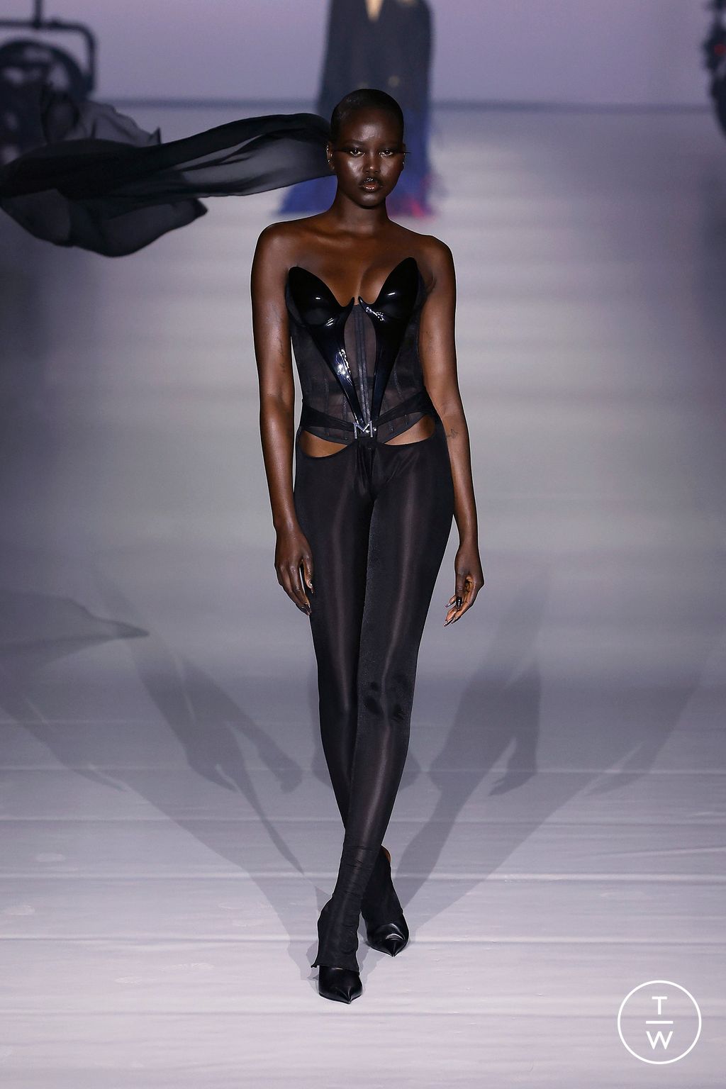 Fashion Week Paris Spring/Summer 2024 look 29 de la collection Mugler womenswear