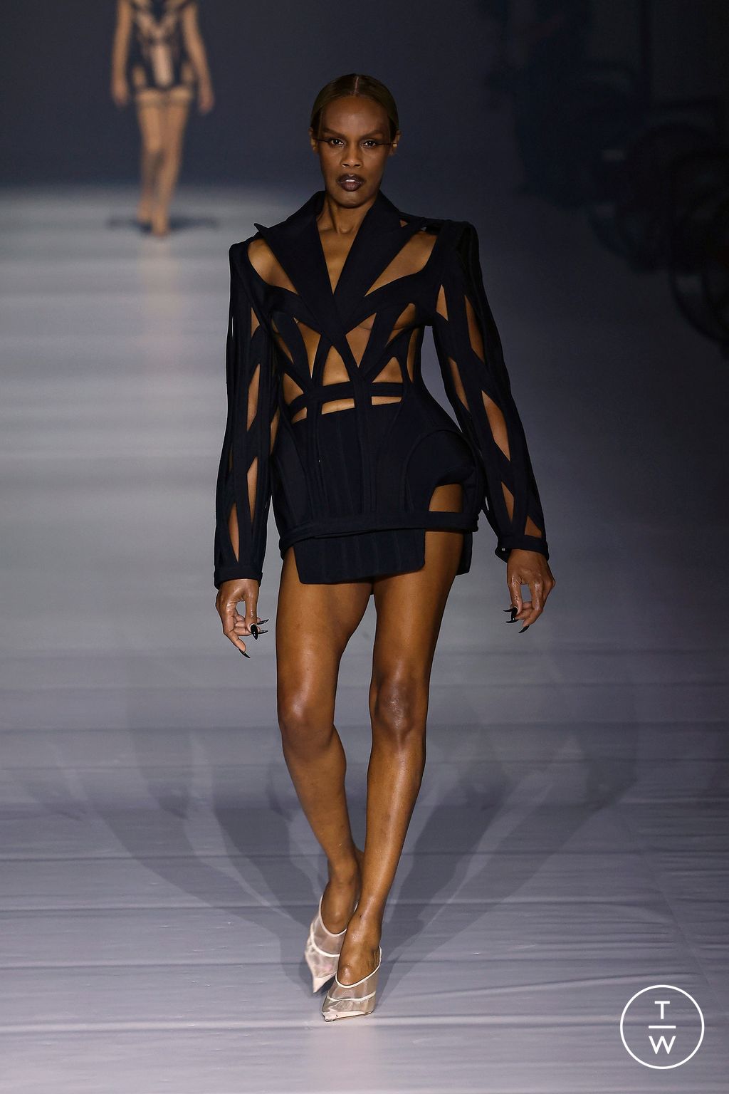 Fashion Week Paris Spring/Summer 2024 look 32 from the Mugler collection womenswear