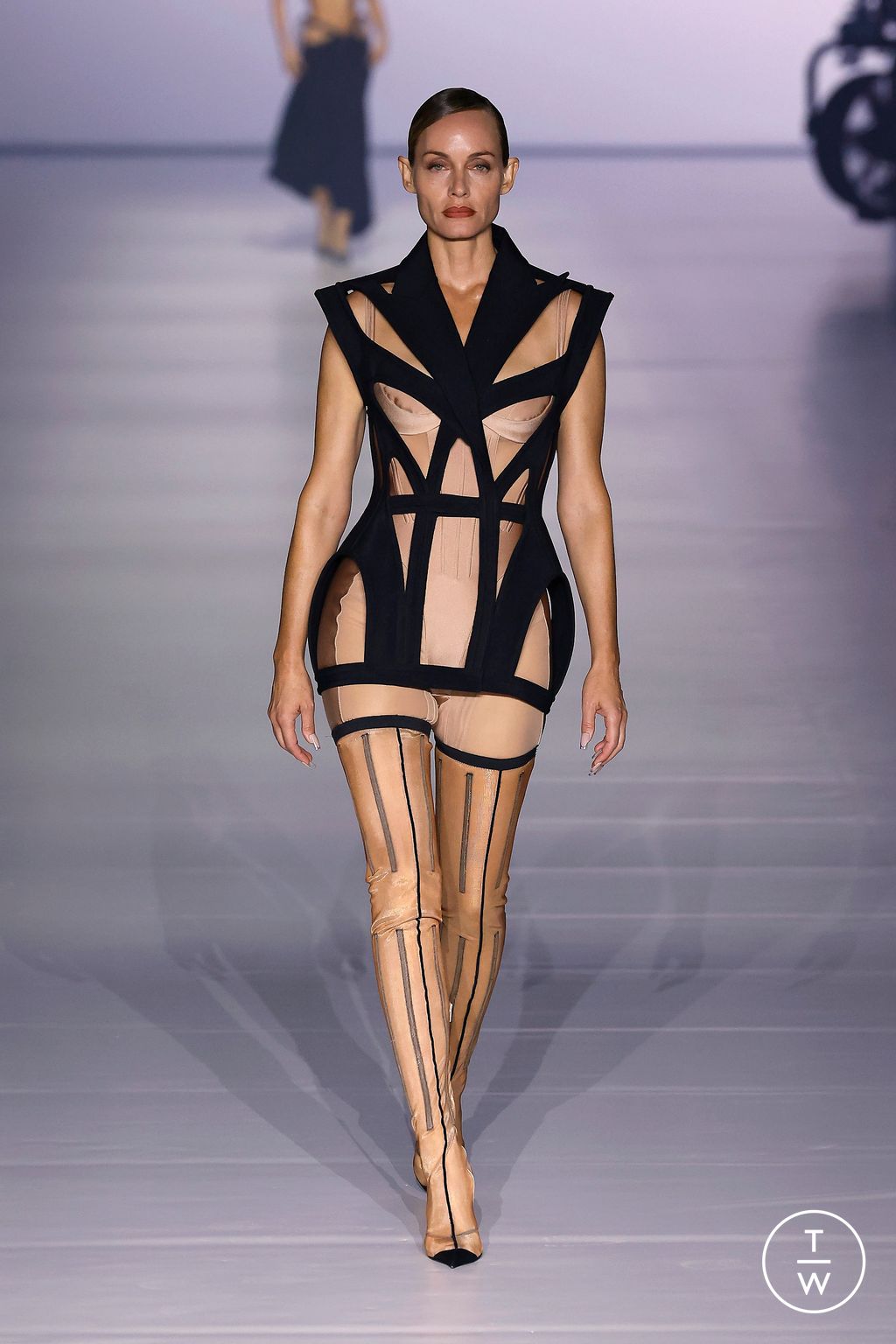 Fashion Week Paris Spring/Summer 2024 look 33 from the Mugler collection womenswear